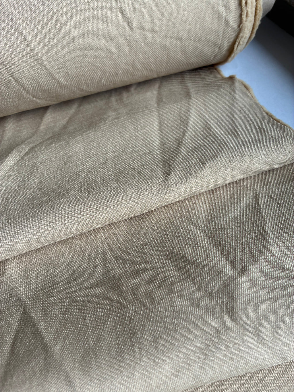 345P. Twill with "creased" effect. 280g/m2.