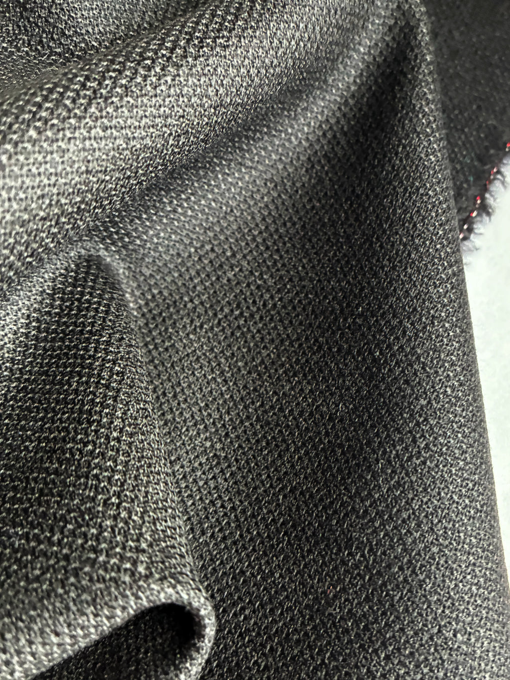 383VWE. Light wool. Piqué. 190g/m2. 3.5m coupon.