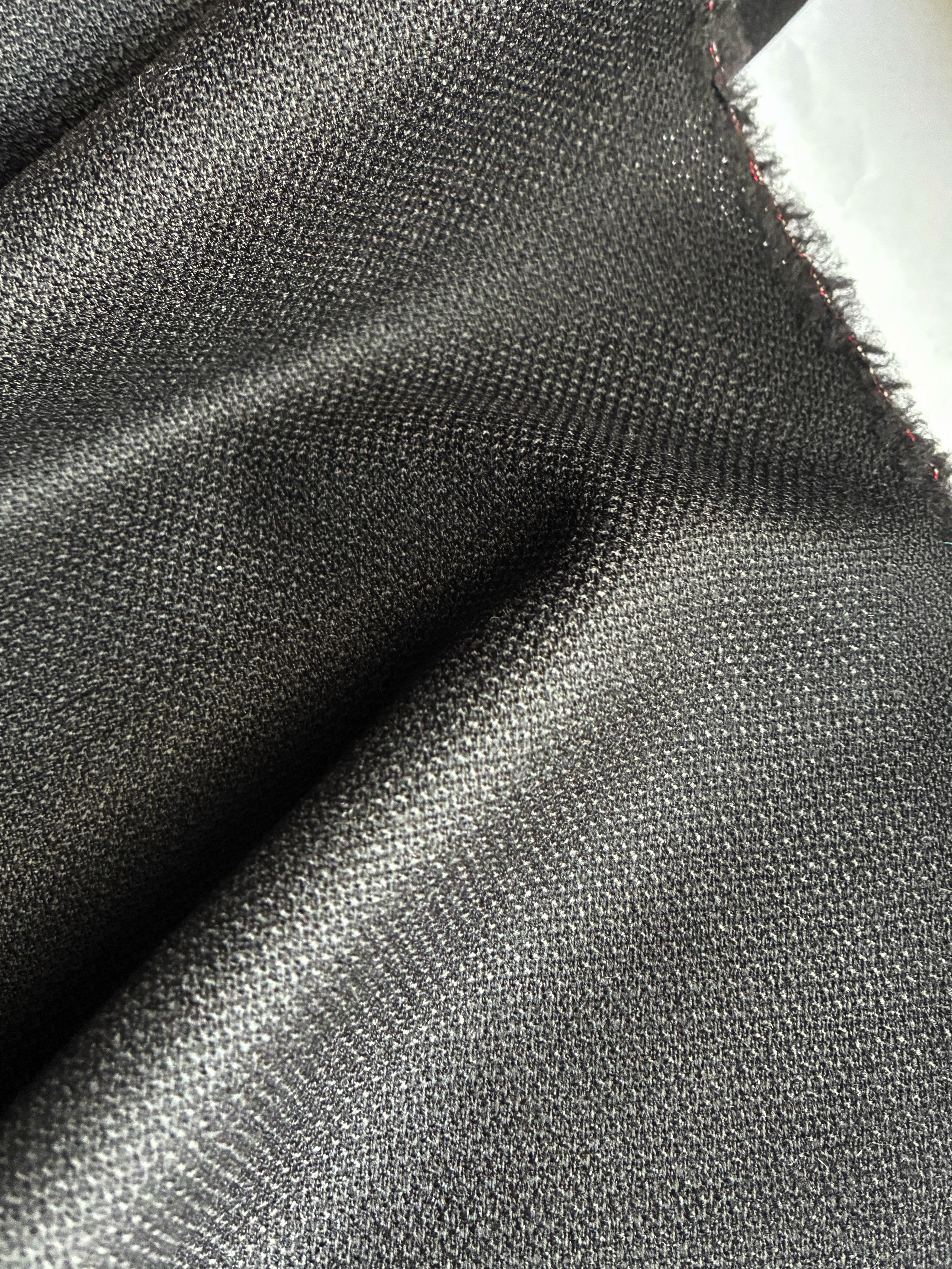 383VWE. Thin soft wool. Piqué. 190g/m2. 3.5m coupon.
