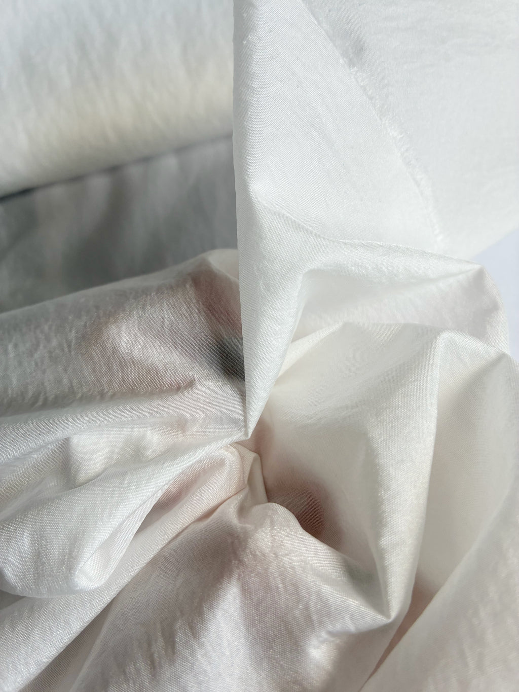 264 Seiten. Gerissen. 110 g/m².