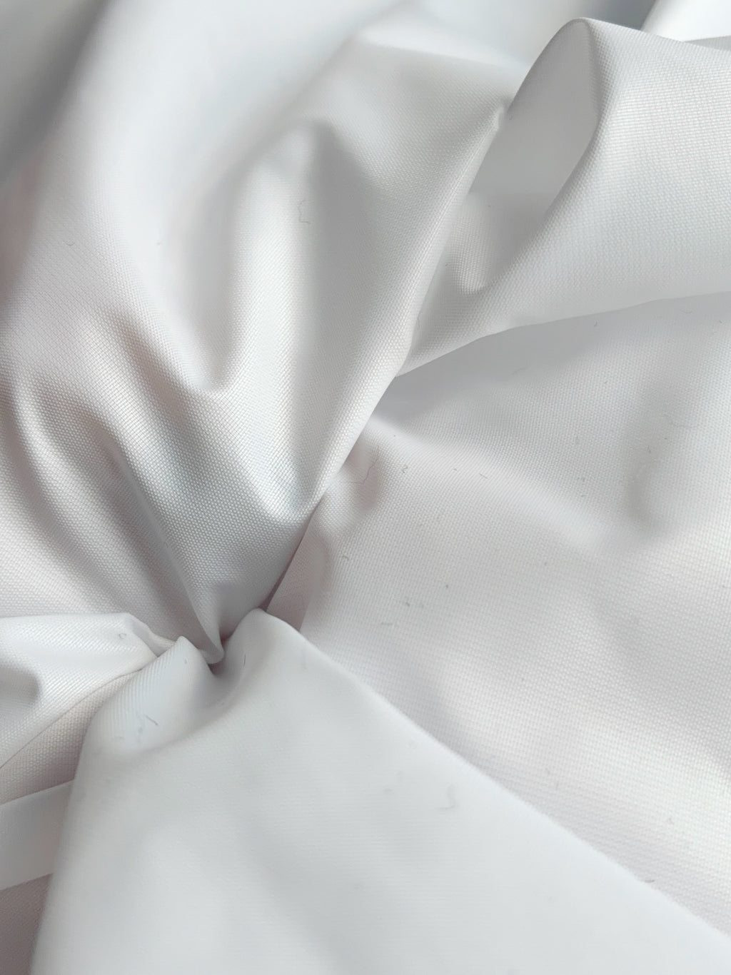 353PA. Leichtes Nylon. 50g/m².