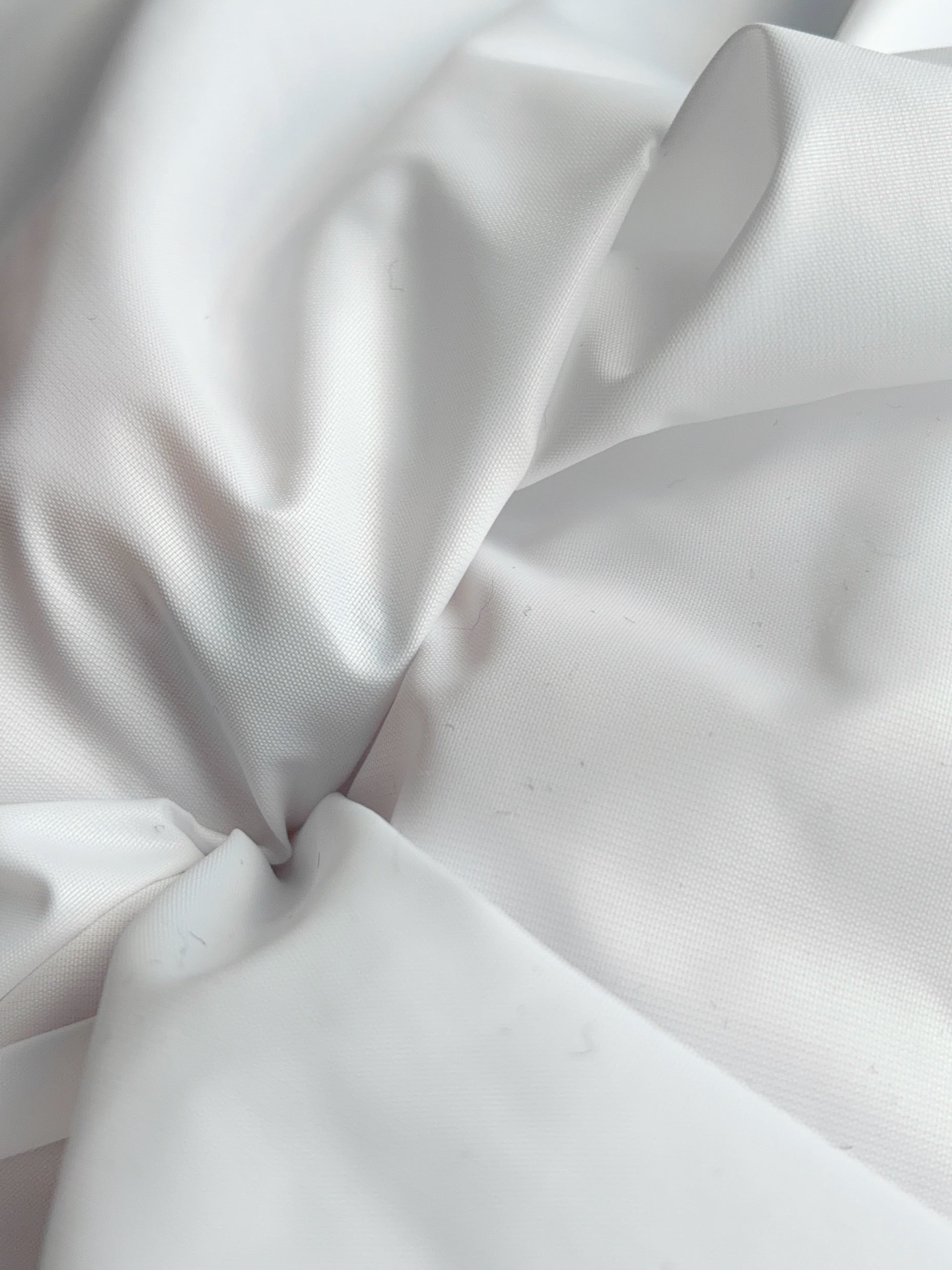 353PA. Light nylon. 50g/m2.
