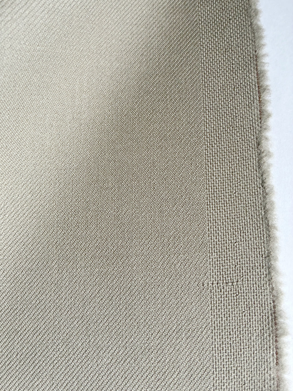 380WPE. Bonded wool twill. 320g/m2.