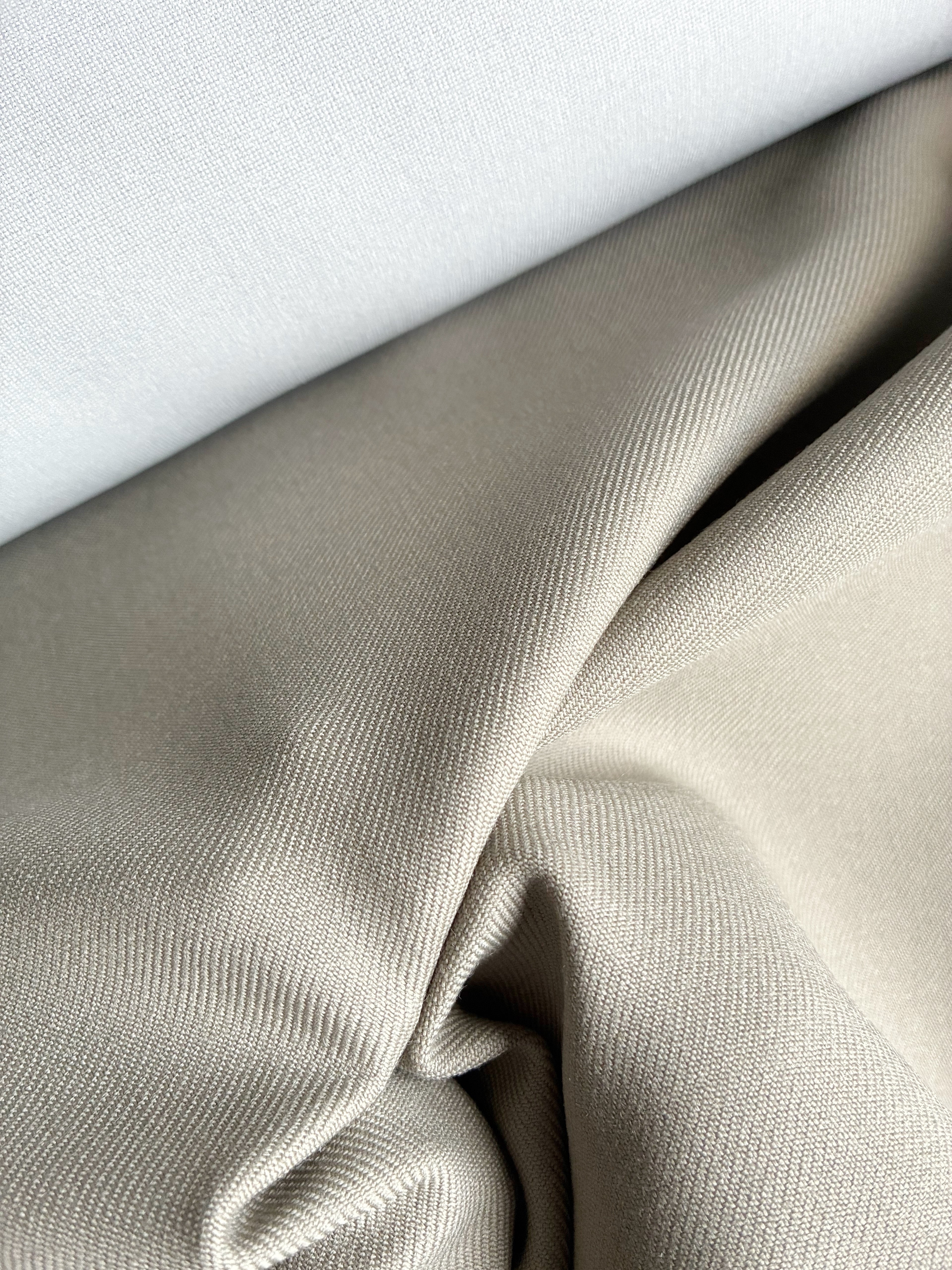 380WPE. Bonded wool twill. 320g/m2.