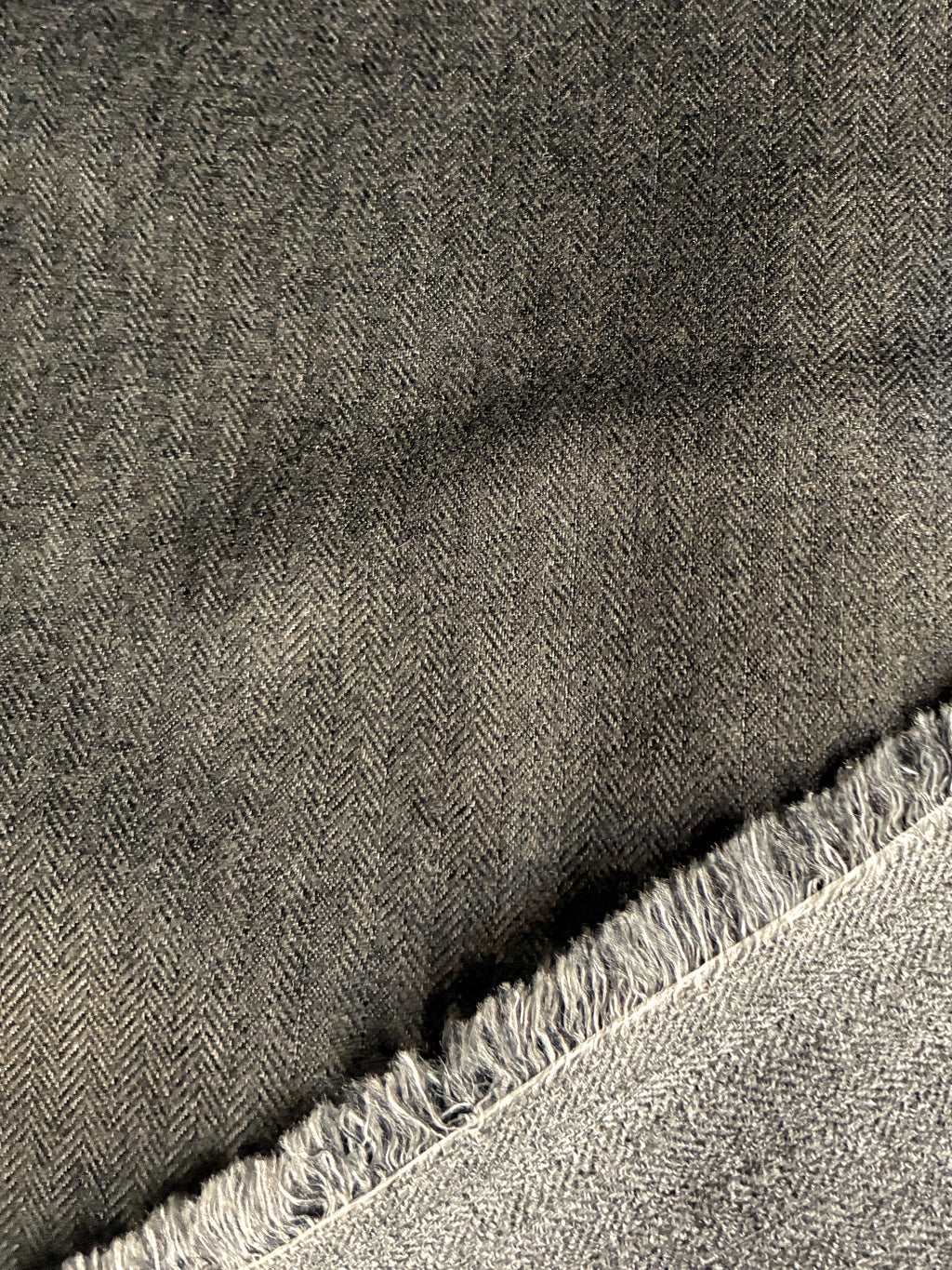 243P. Tissu léger et technique. 165 g/m².