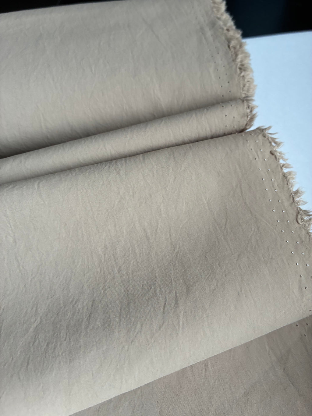 361P. Slightly summery fabric. Froissé. 100g/m2.