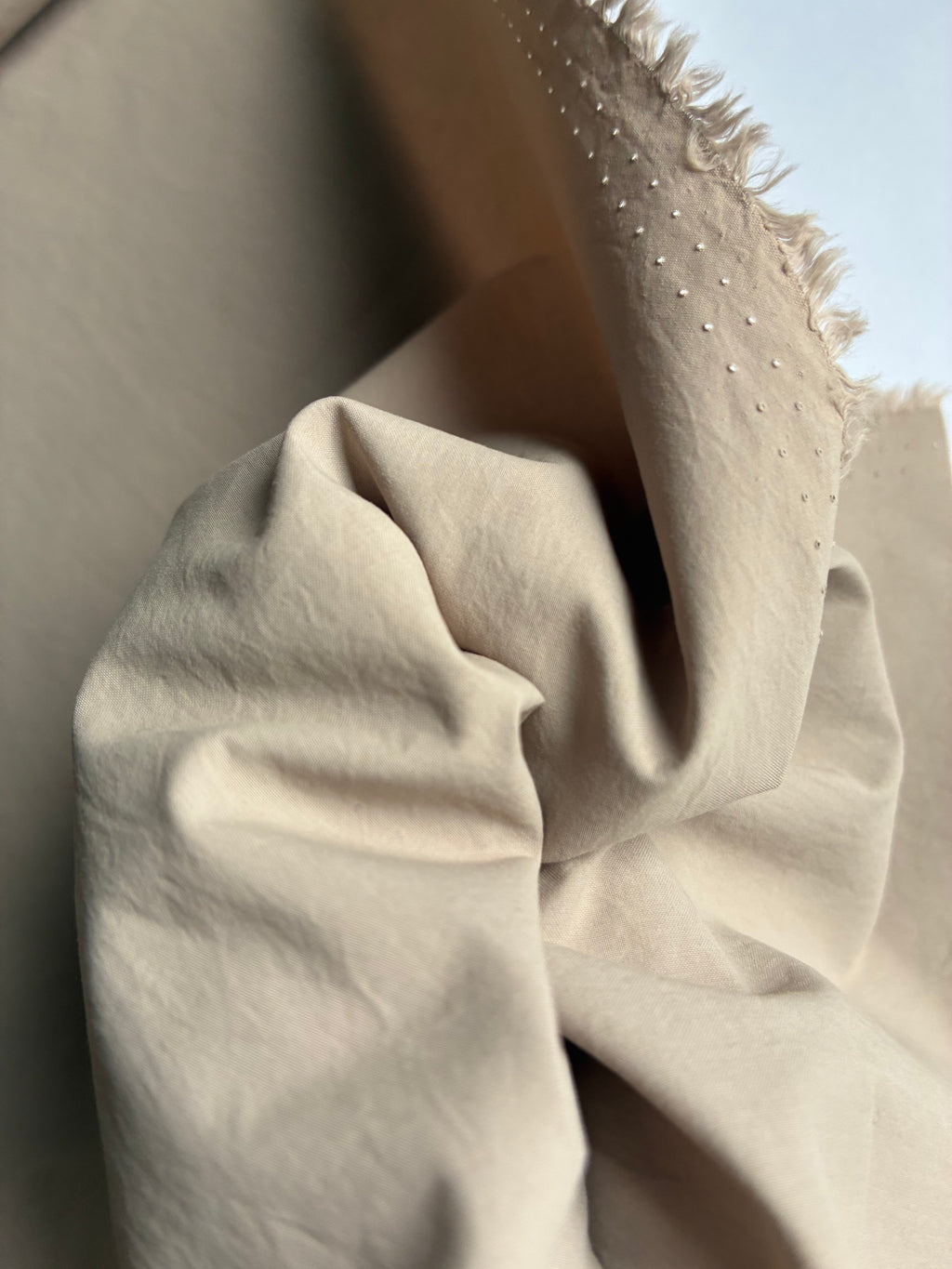 361P. Slightly summery fabric. Froissé. 100g/m2.