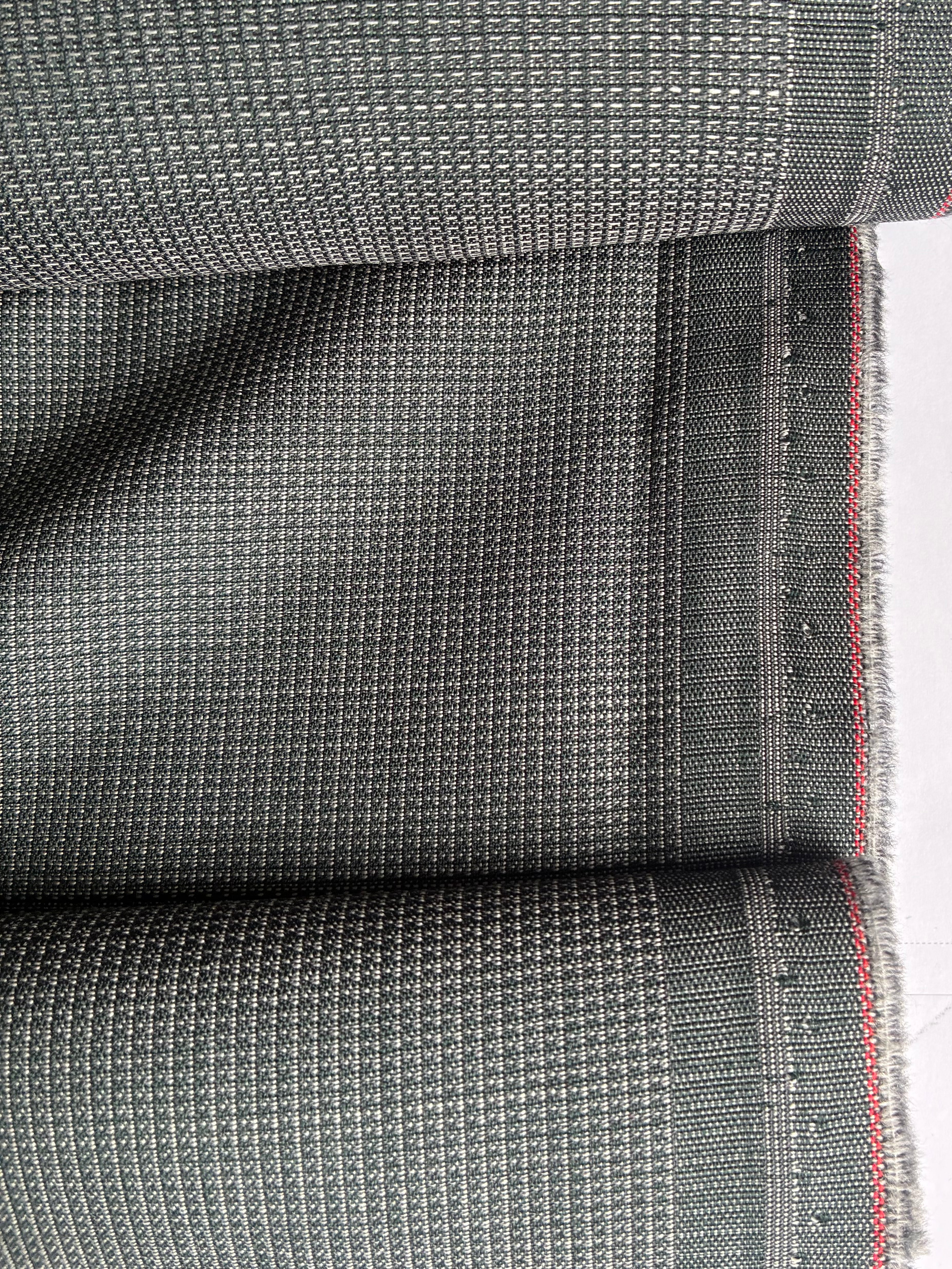 446VW. Lightweight wool. 175g/m2.
