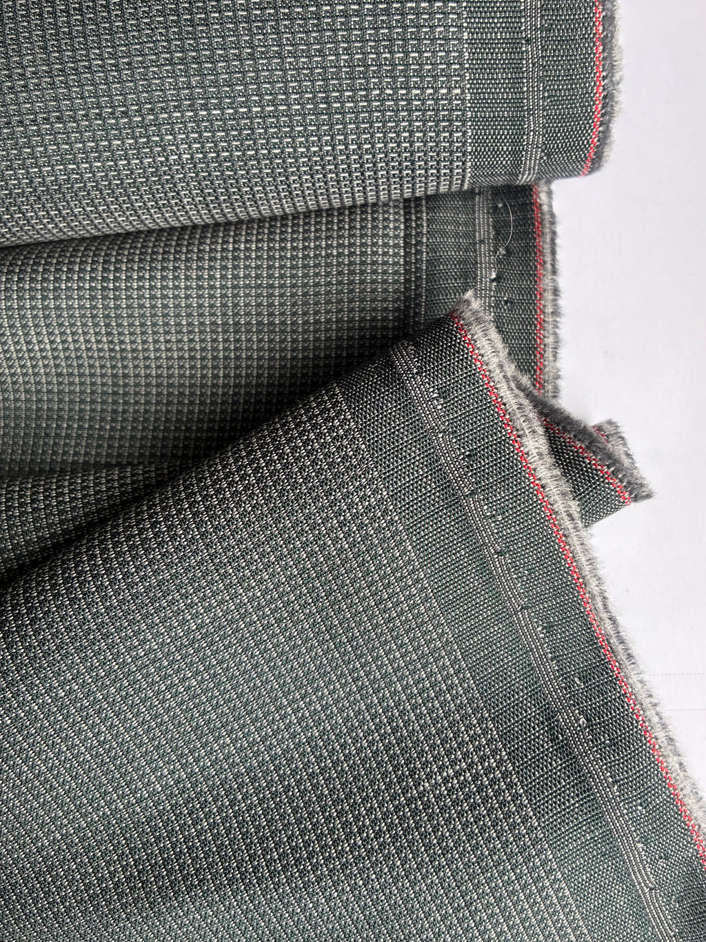 446VW. Lightweight wool. 175g/m2.