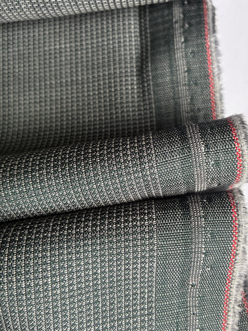 446VW. Lightweight wool. 175g/m2.