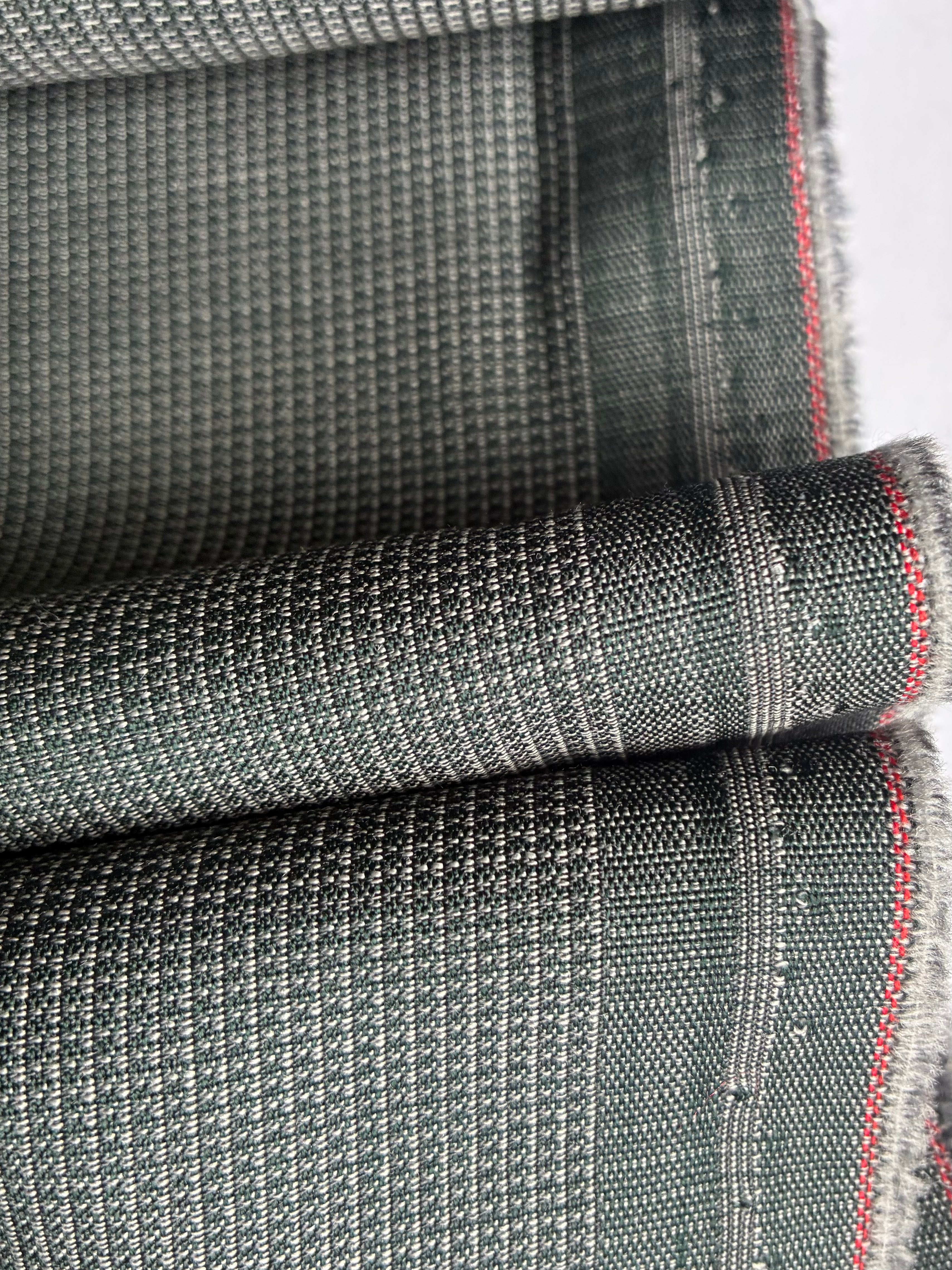 446VW. Lightweight wool. 175g/m2.