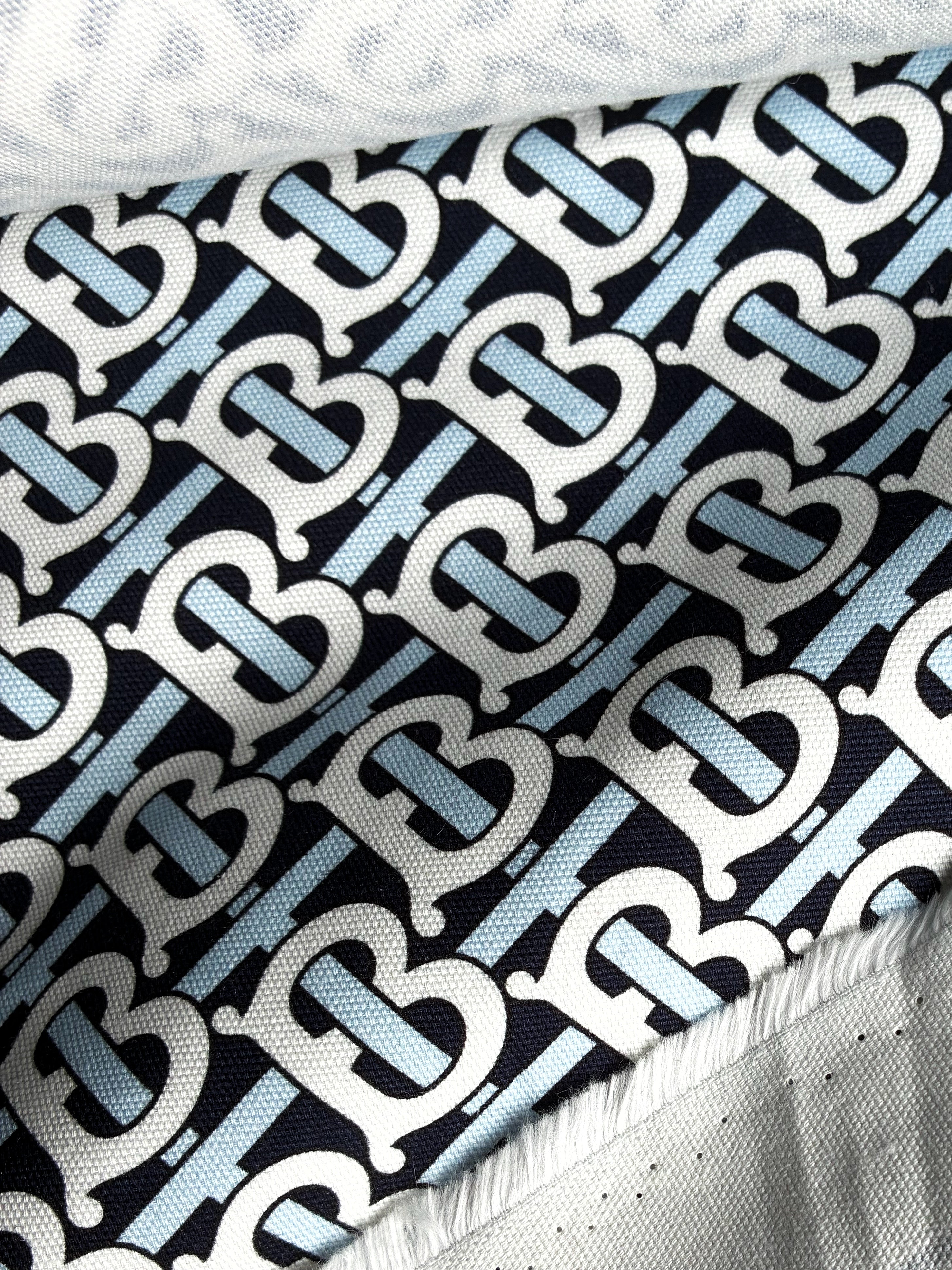 458C. Cotton canvas. 250g/m2