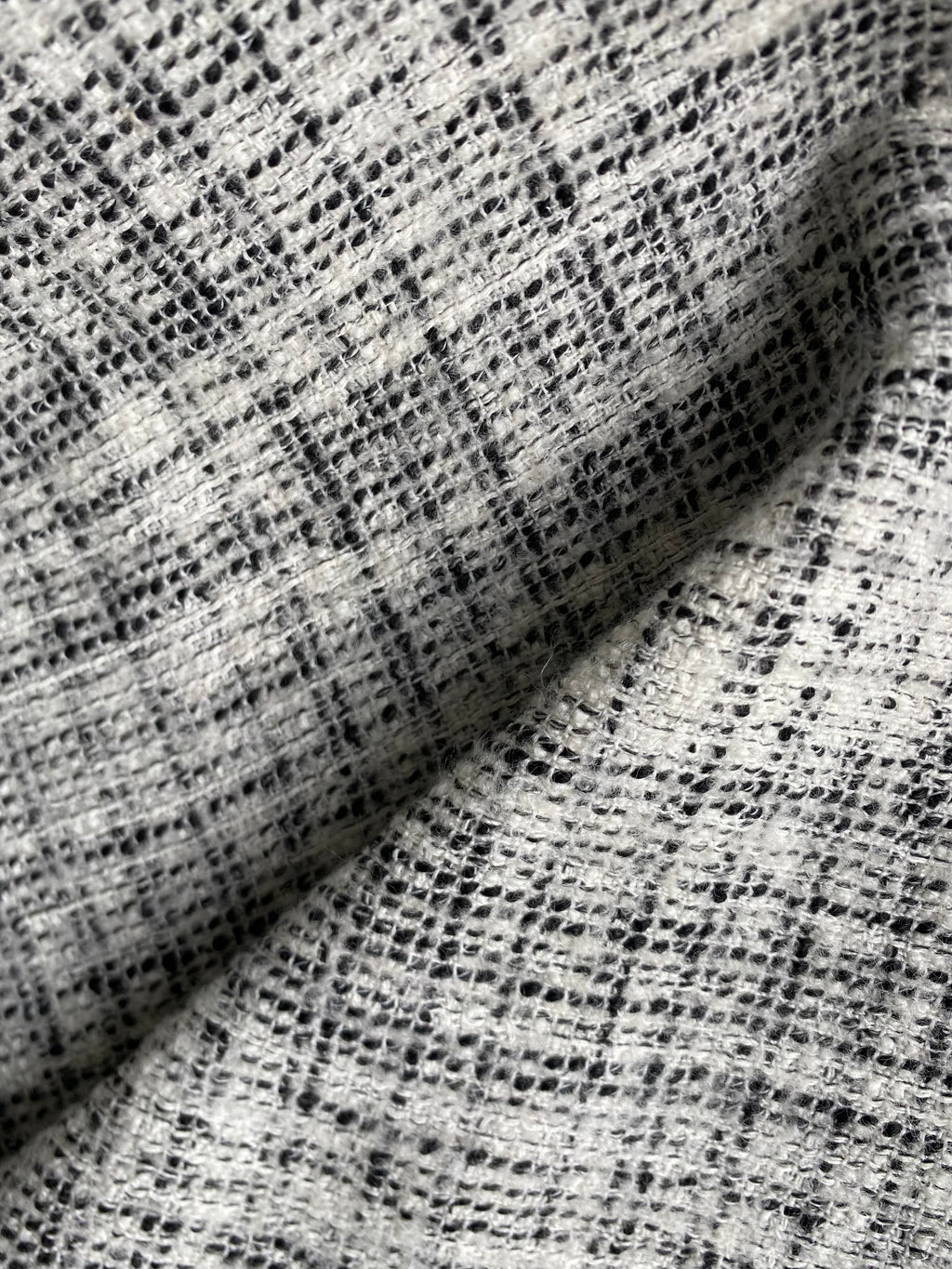 169MX. Tweed. 330g/m2.