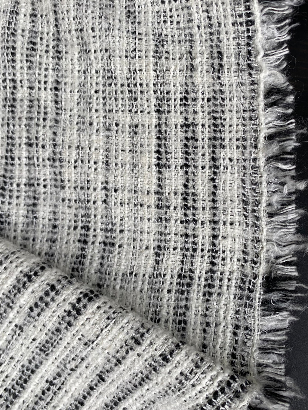 169MX. Tweed. 330g/m2.