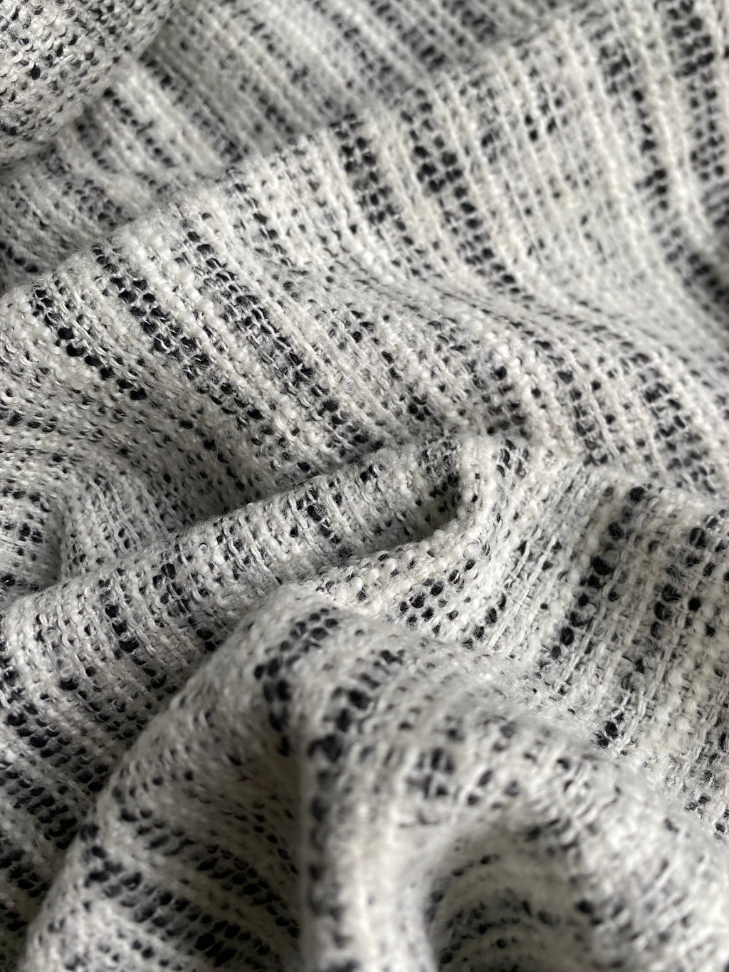 169MX. Tweed. 330g/m2.