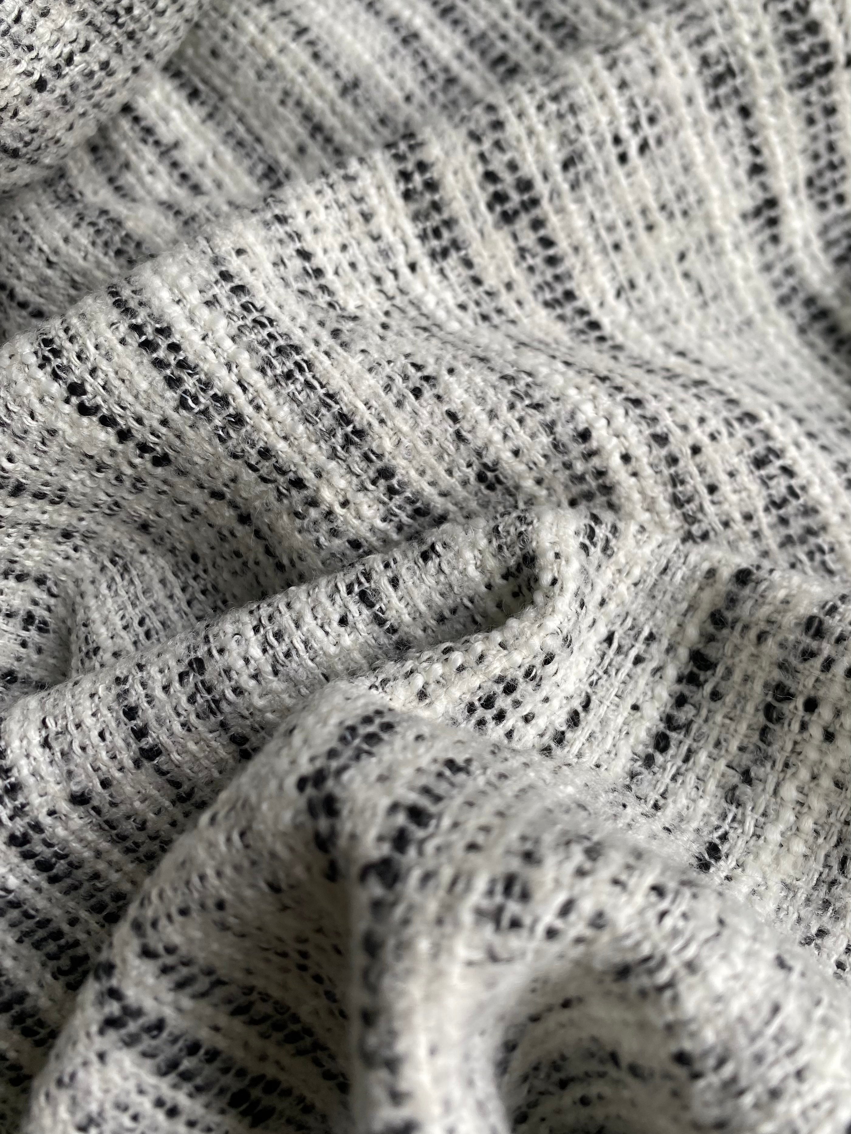 169MX. Tweed. 330g/m2.