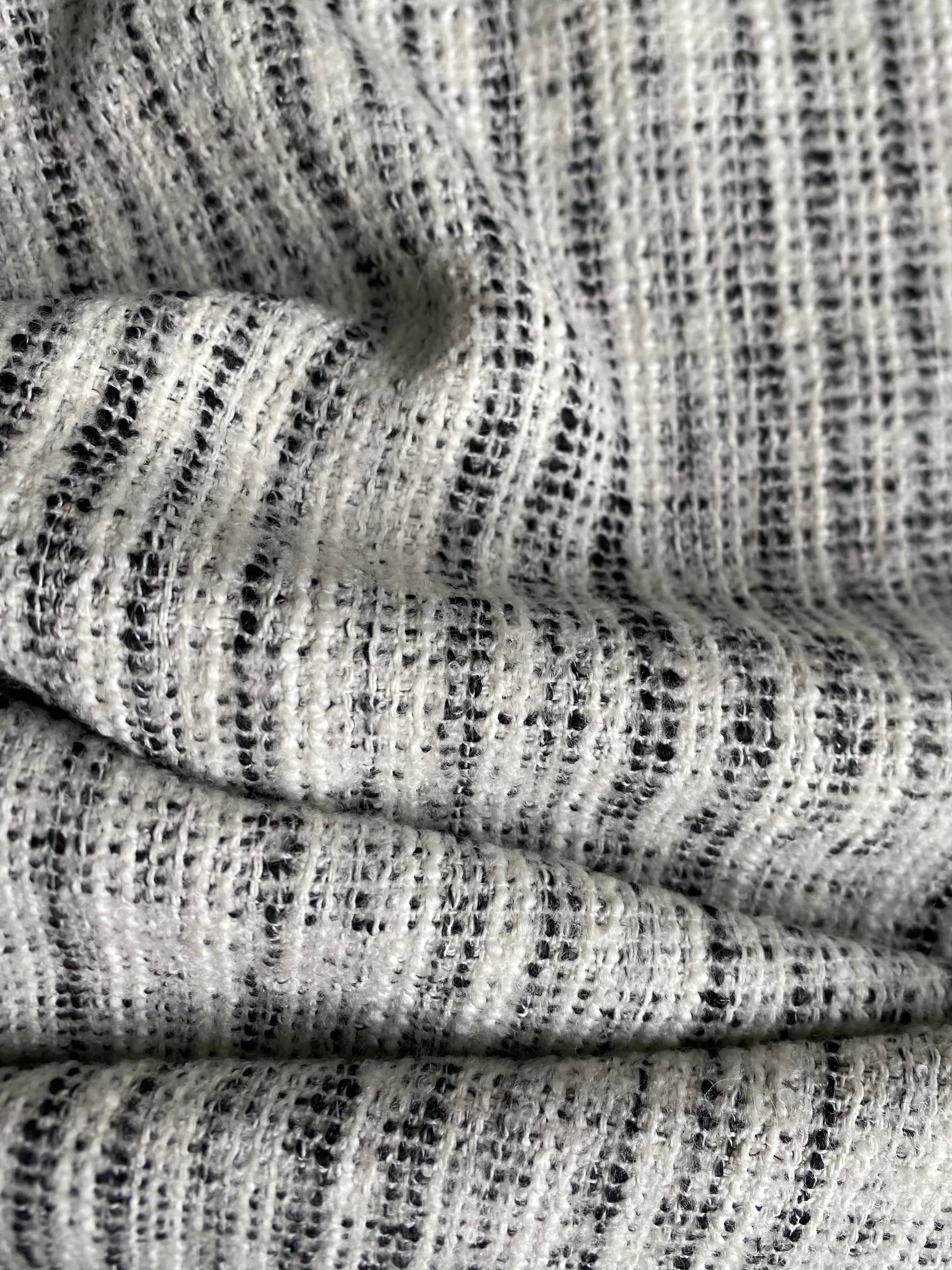 169MX. Tweed. 330g/m2.