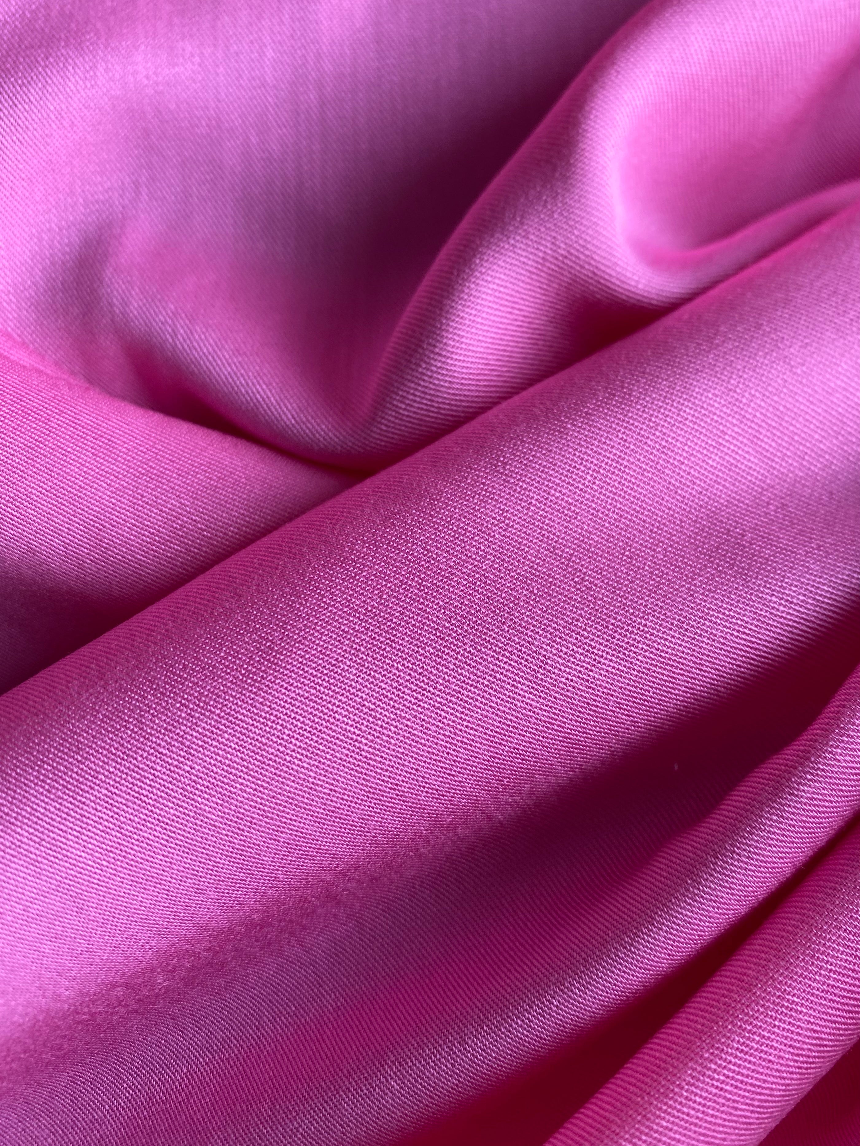 179V. Viscose . 160g/m2.