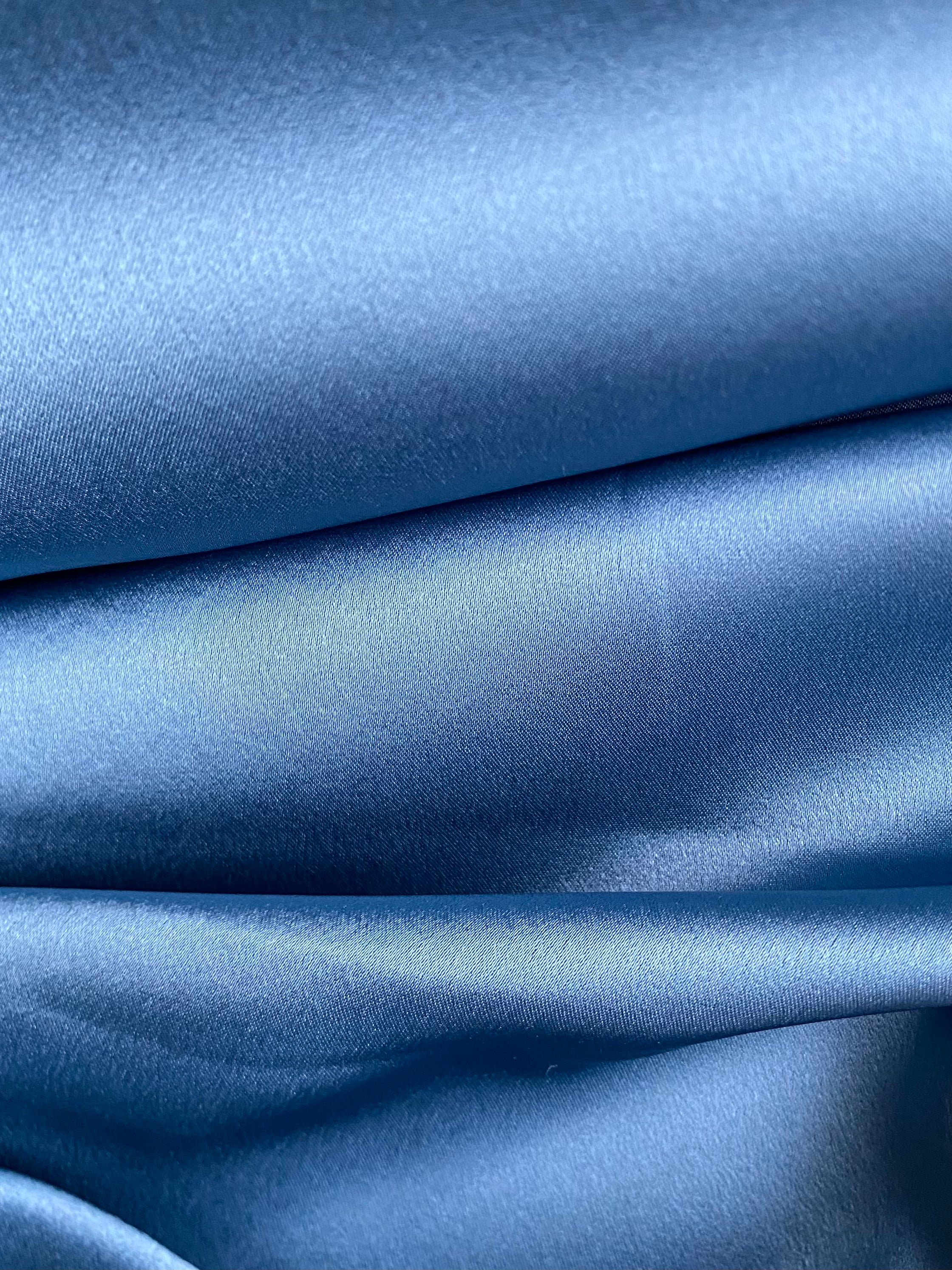 170AV. Satin. 180g/m2.