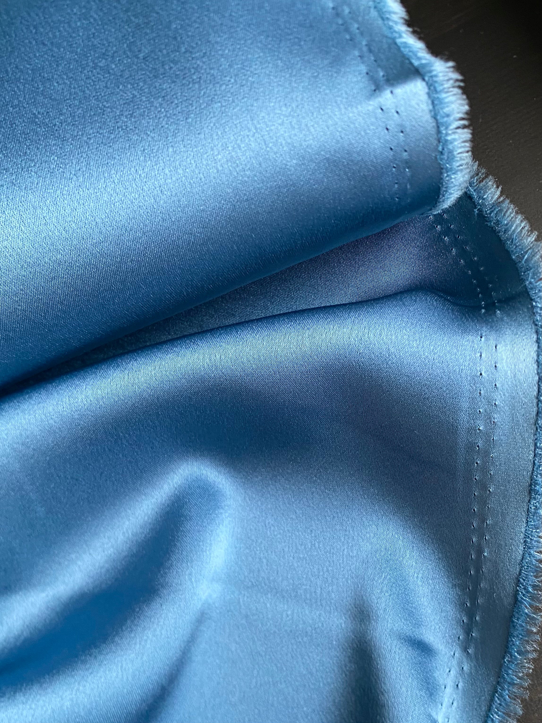170AV. Satin. 180g/m2.