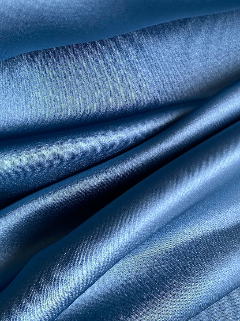 170AV. Satin. 180g/m2.