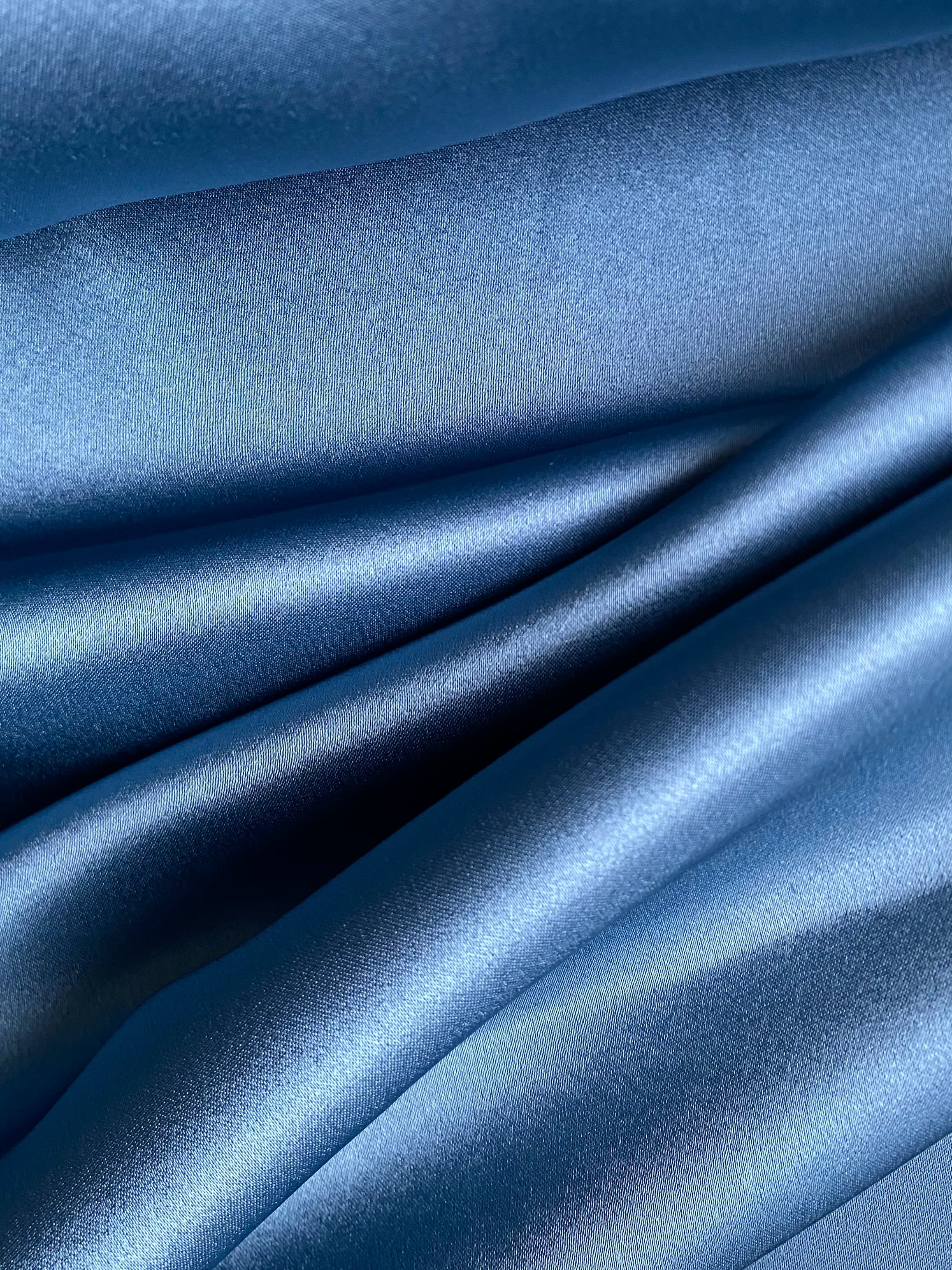 170AV. Satin. 180g/m2.