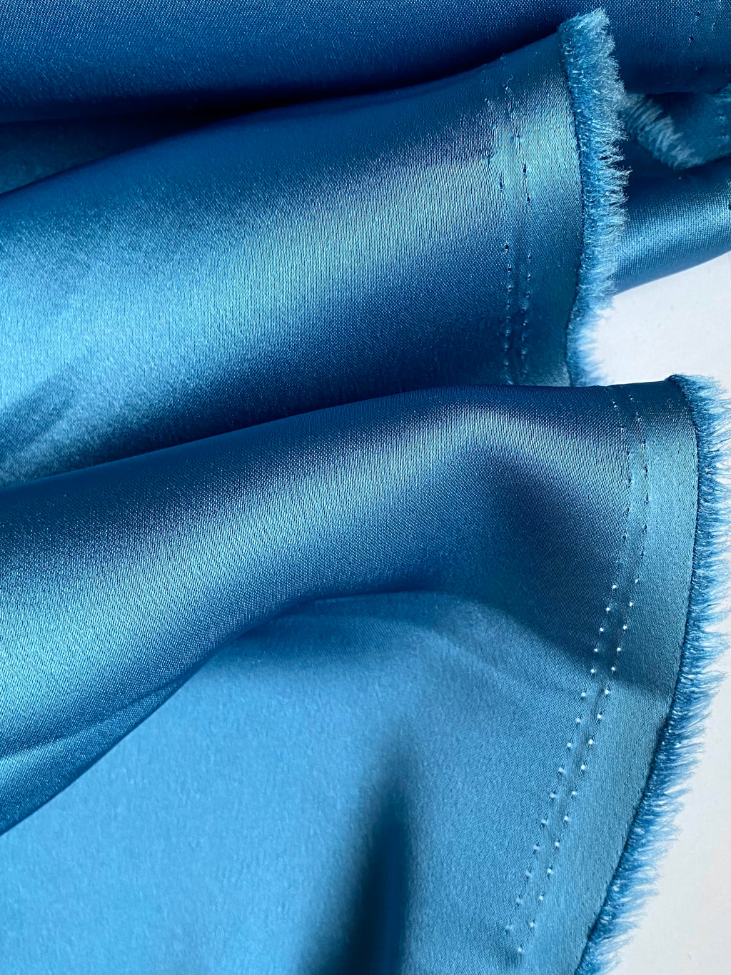 170AV. Satin. 180g/m2.