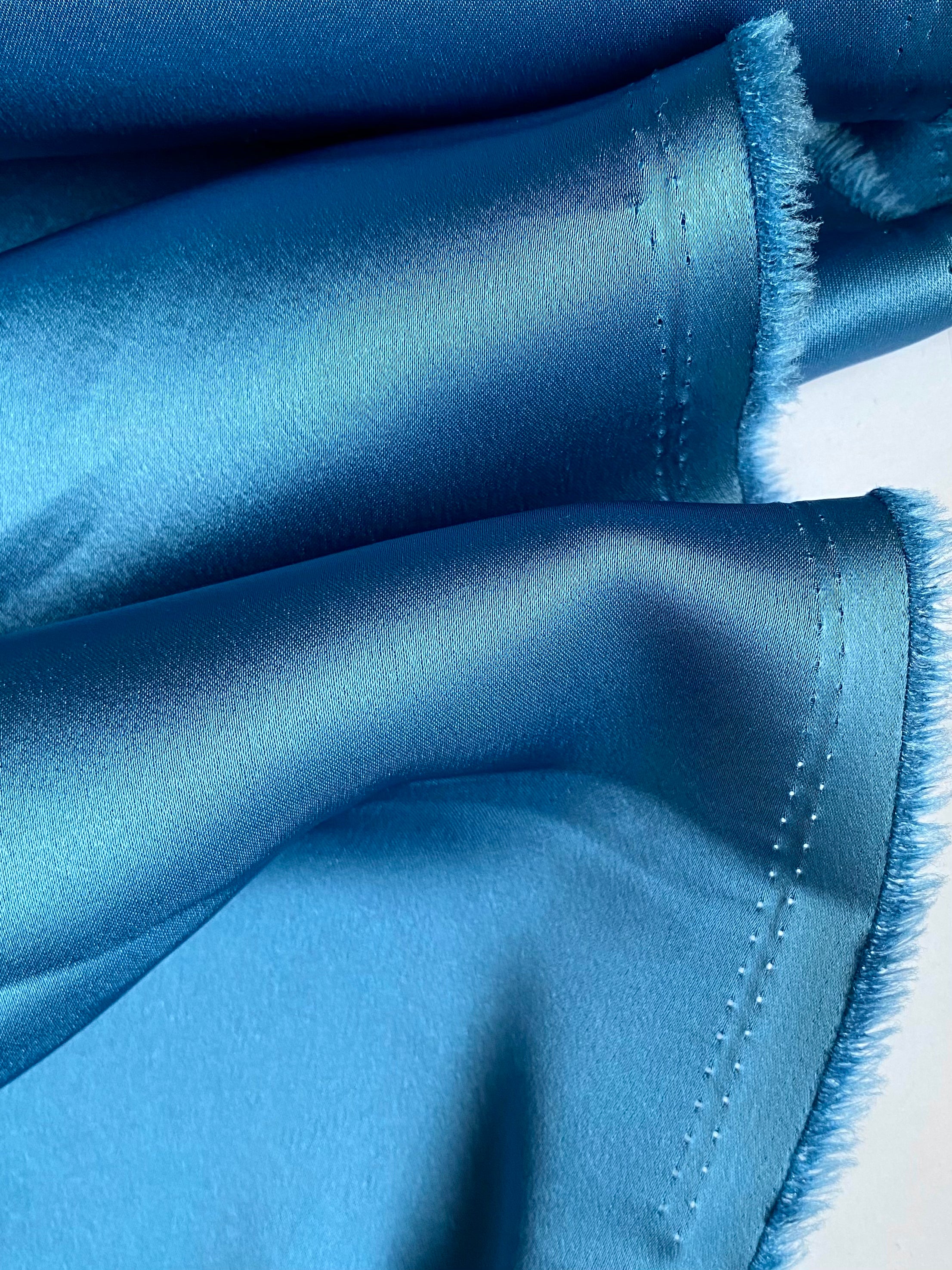 170AV. Satin. 180g/m2.