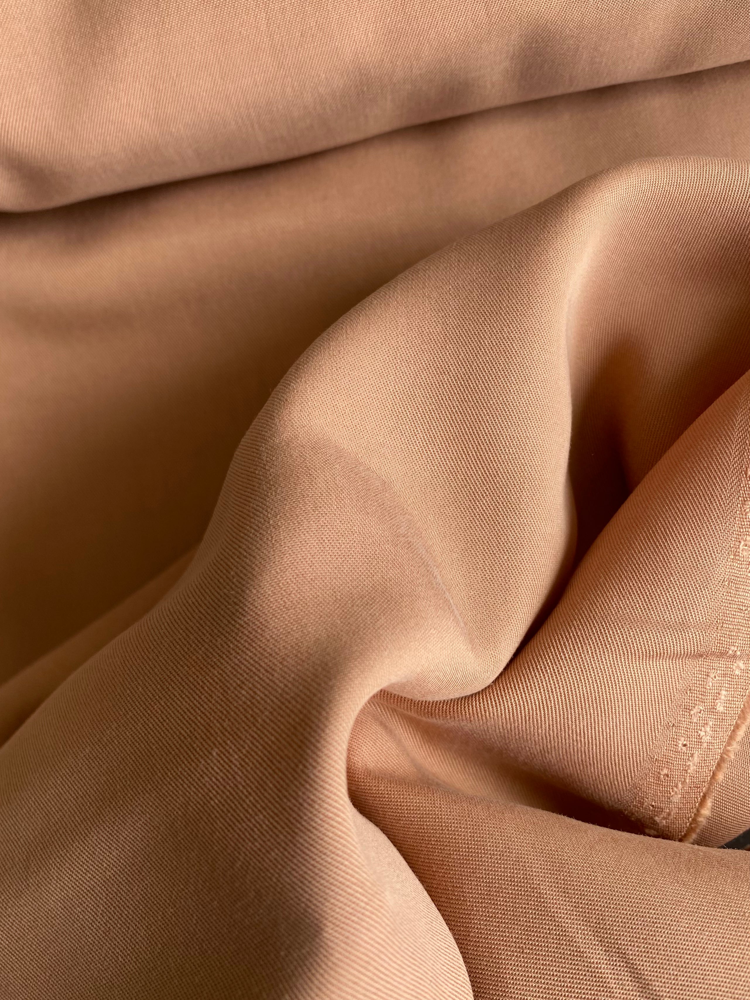 195CV. Cotton blend twill. 200g/m2.