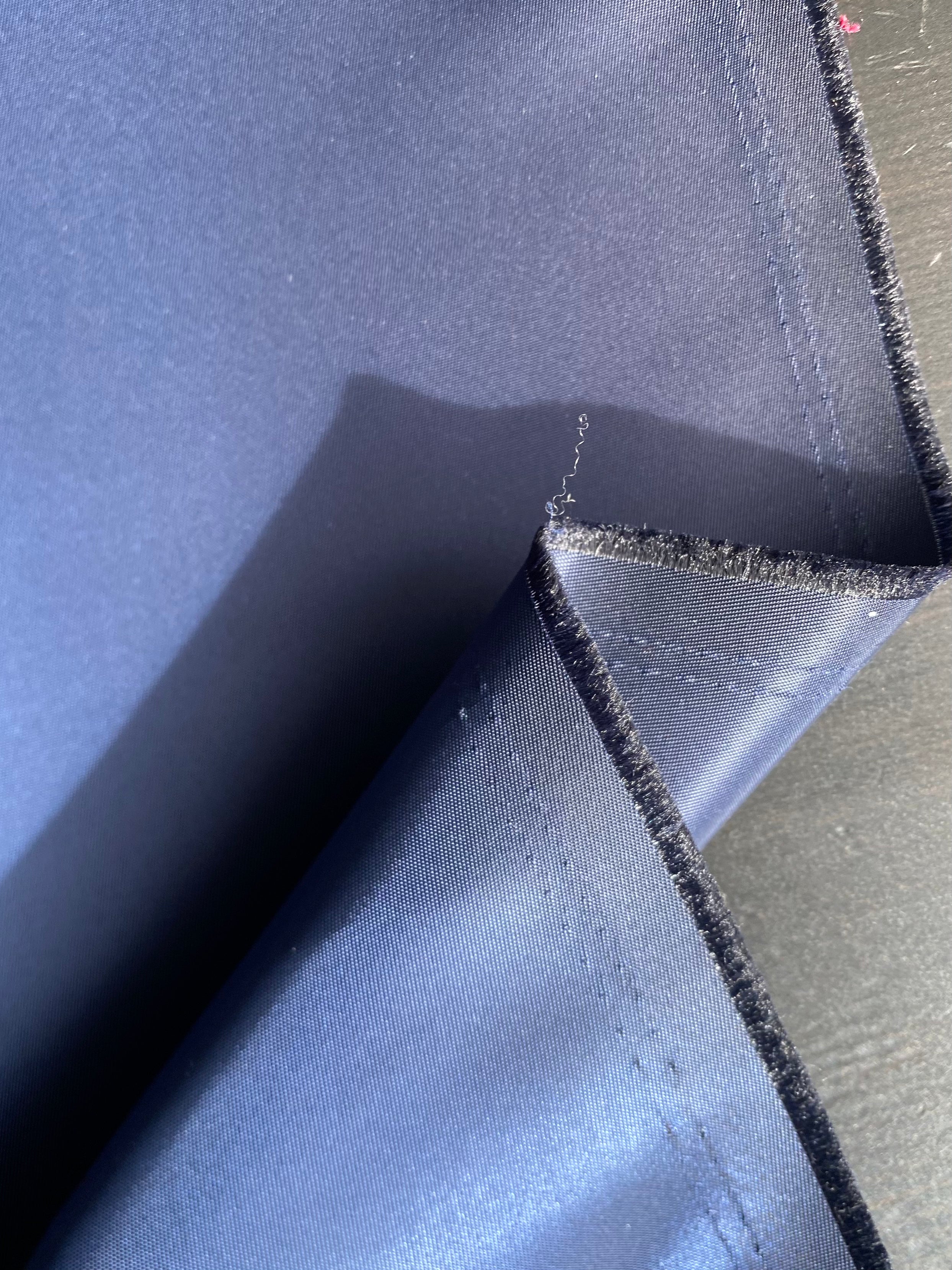 174PJ. Waterproof satin. 160g/m2.