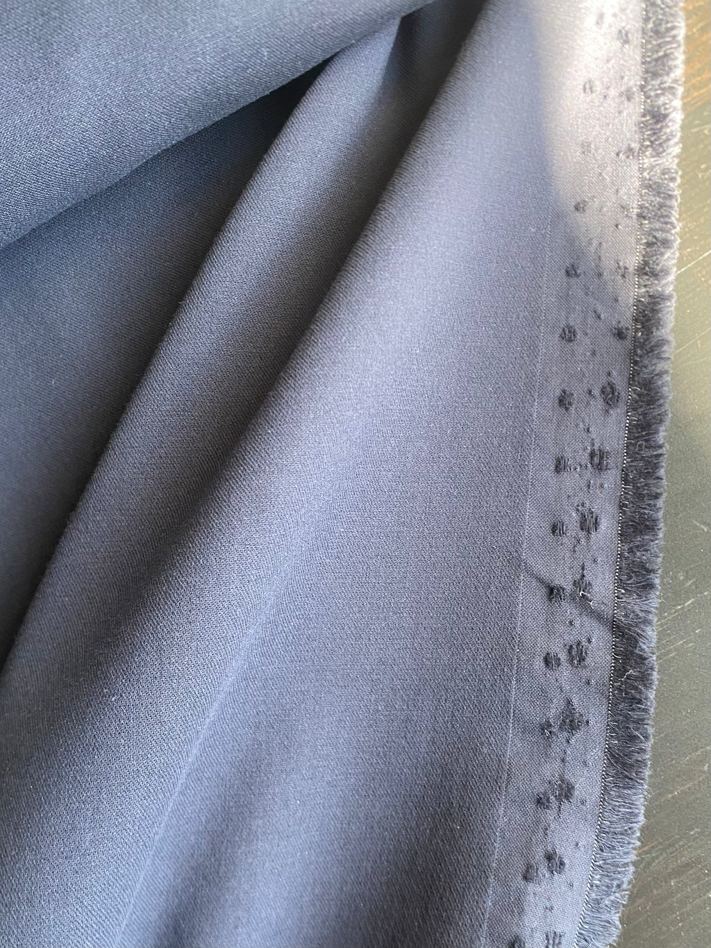 166WC. Cotton-wool stretch. 280g/m2. 2.4m coupon.