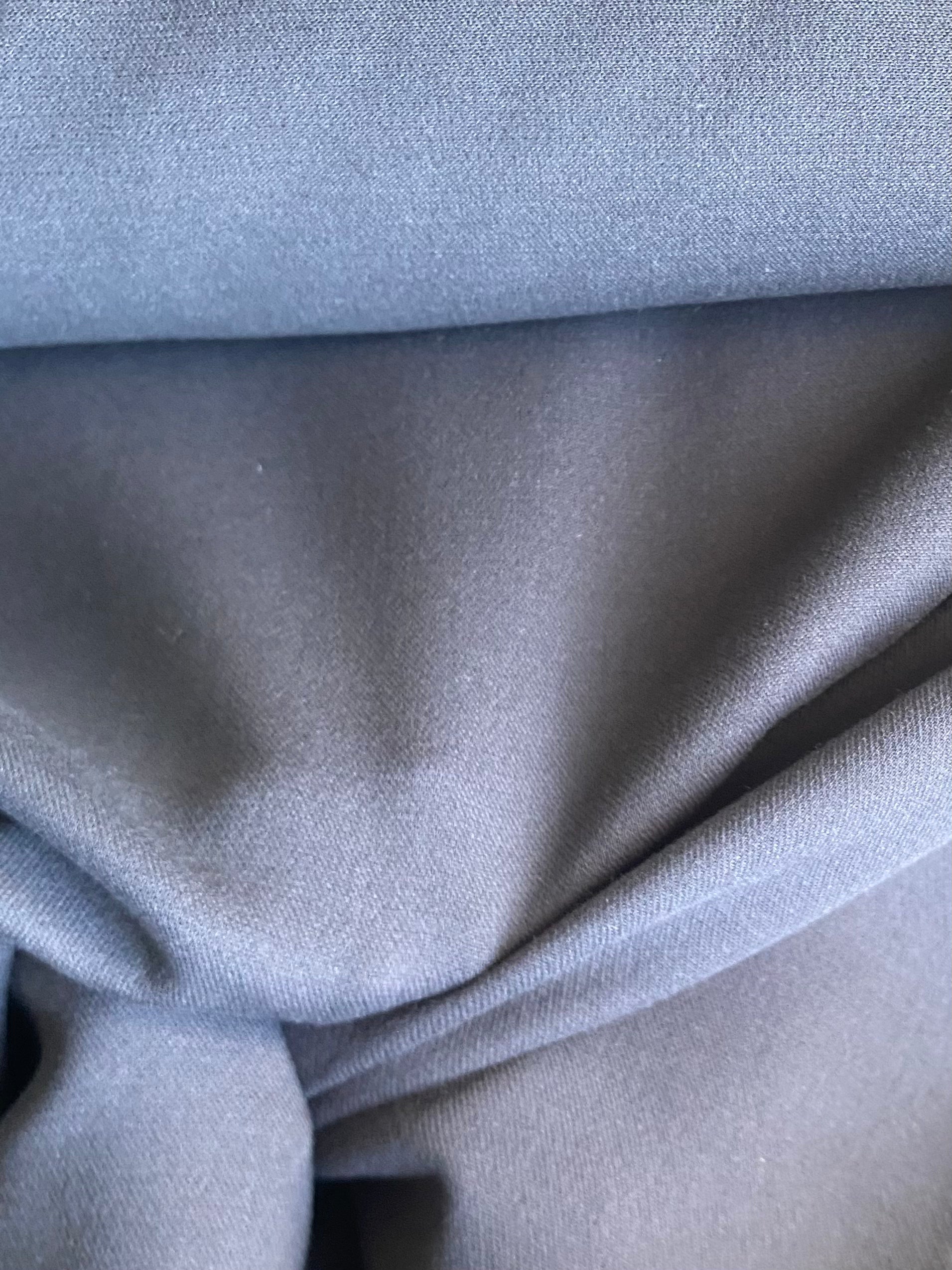 166WC. Cotton-wool stretch. 280g/m2. 2.4m coupon.