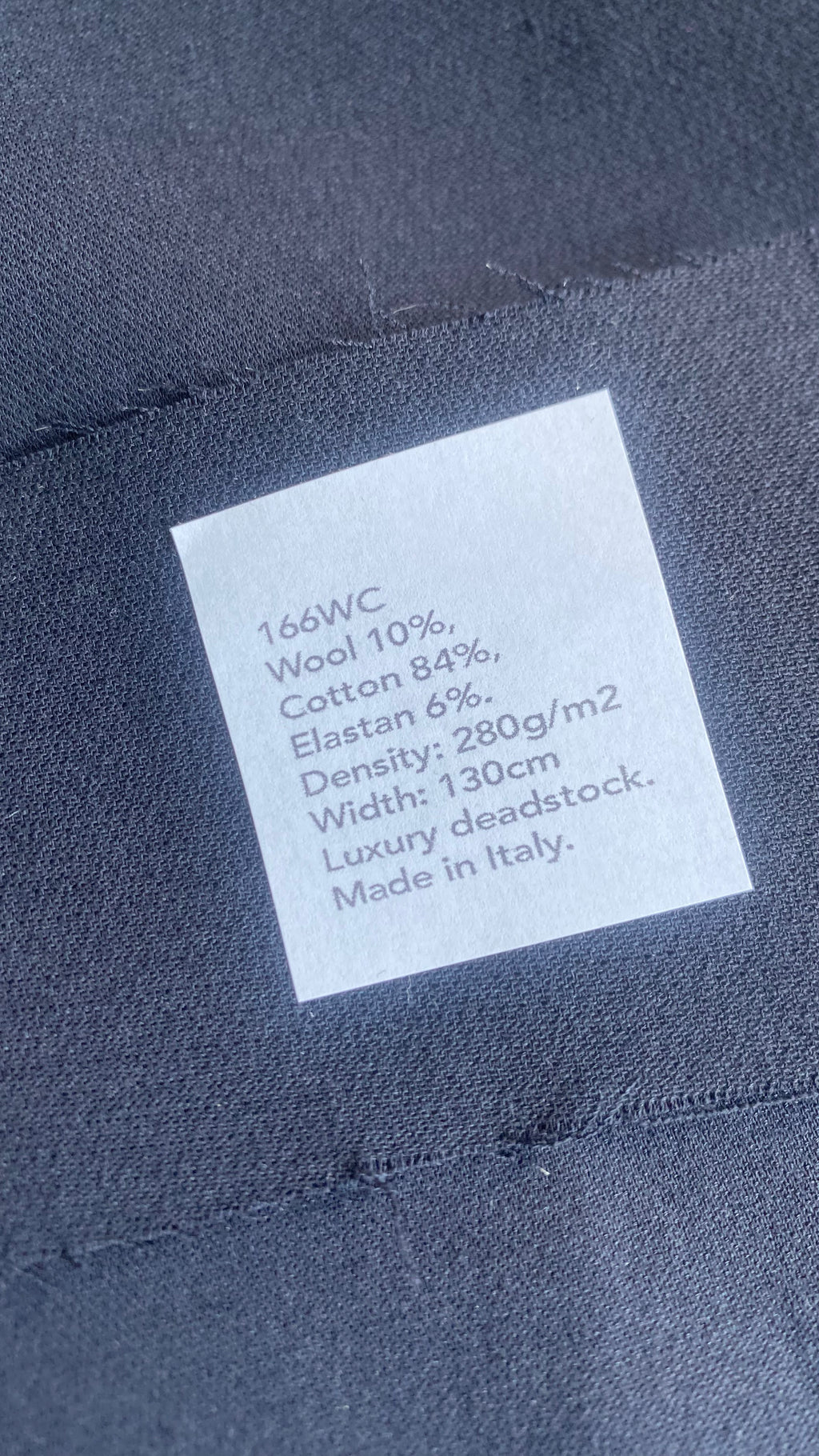 166WC. Cotton-wool stretch. 280g/m2. 2.4m coupon.