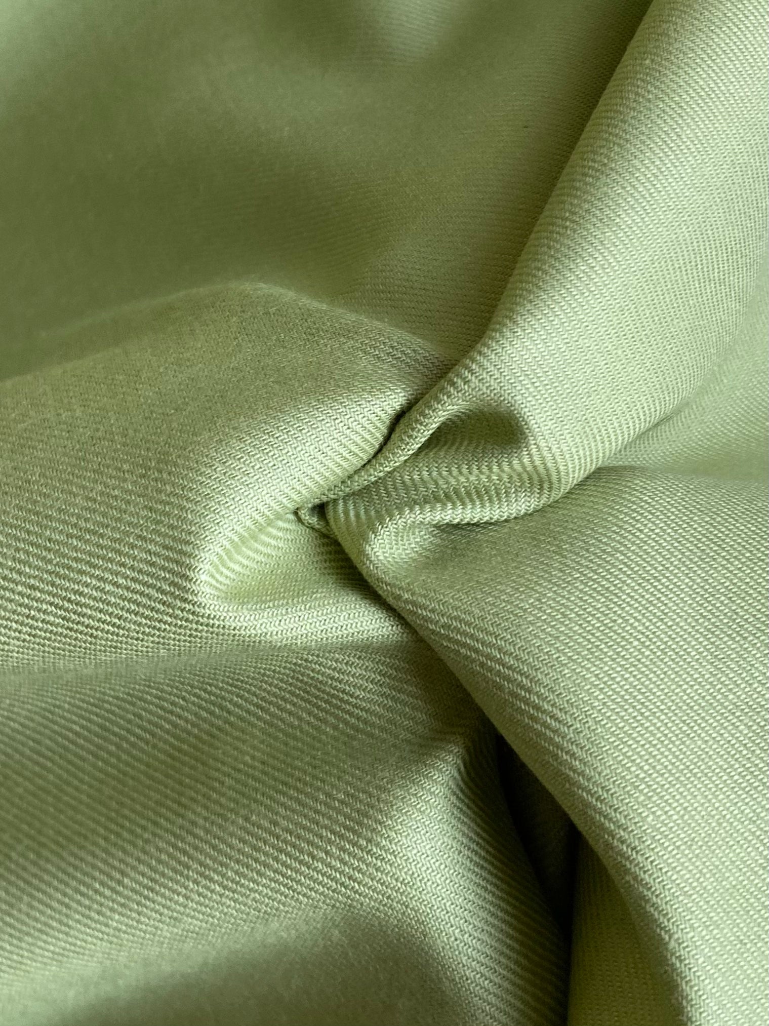 054V. Viscose flannel. 140g/m2.
