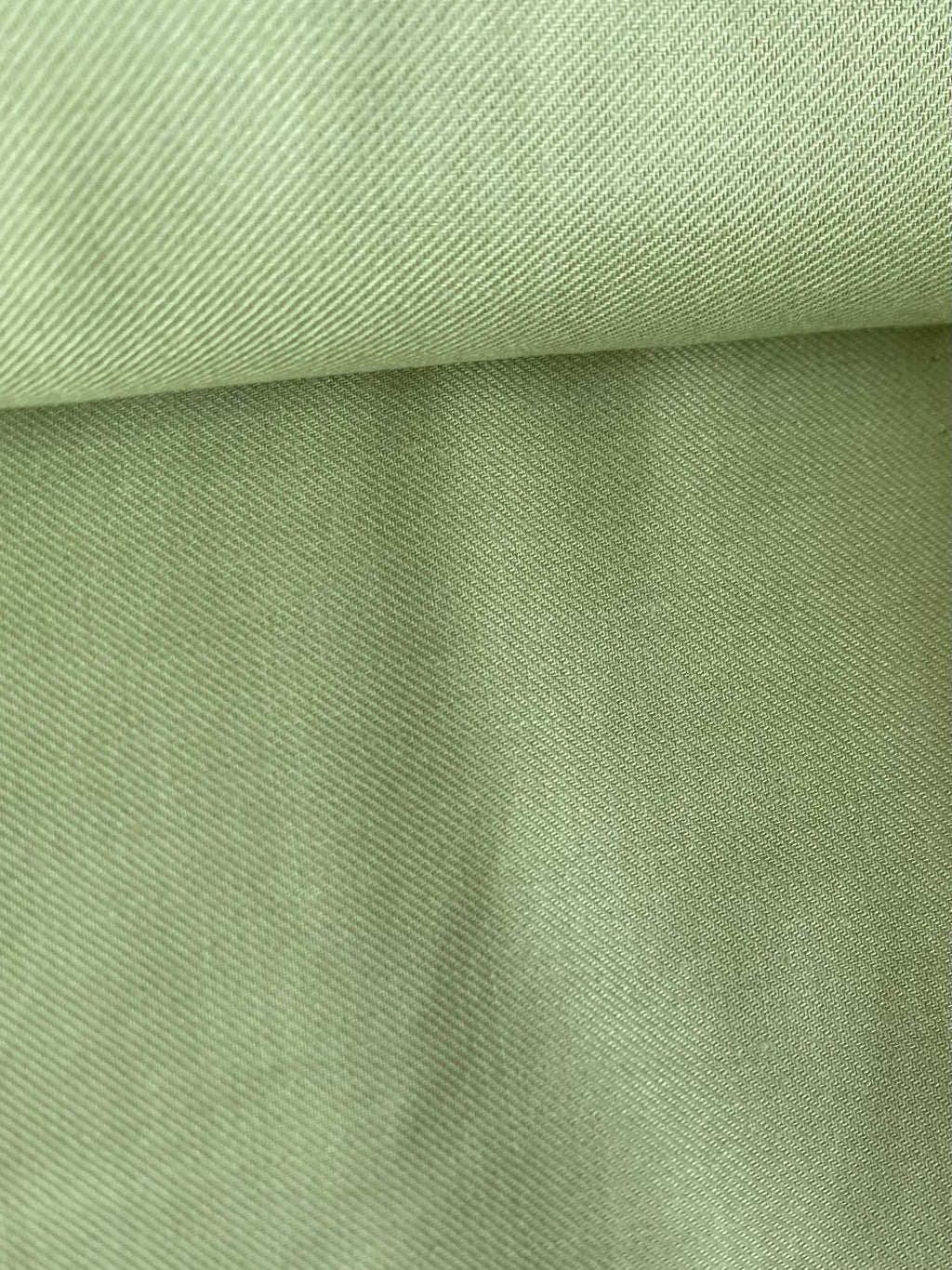 054V. Viscose flannel. 140g/m2.