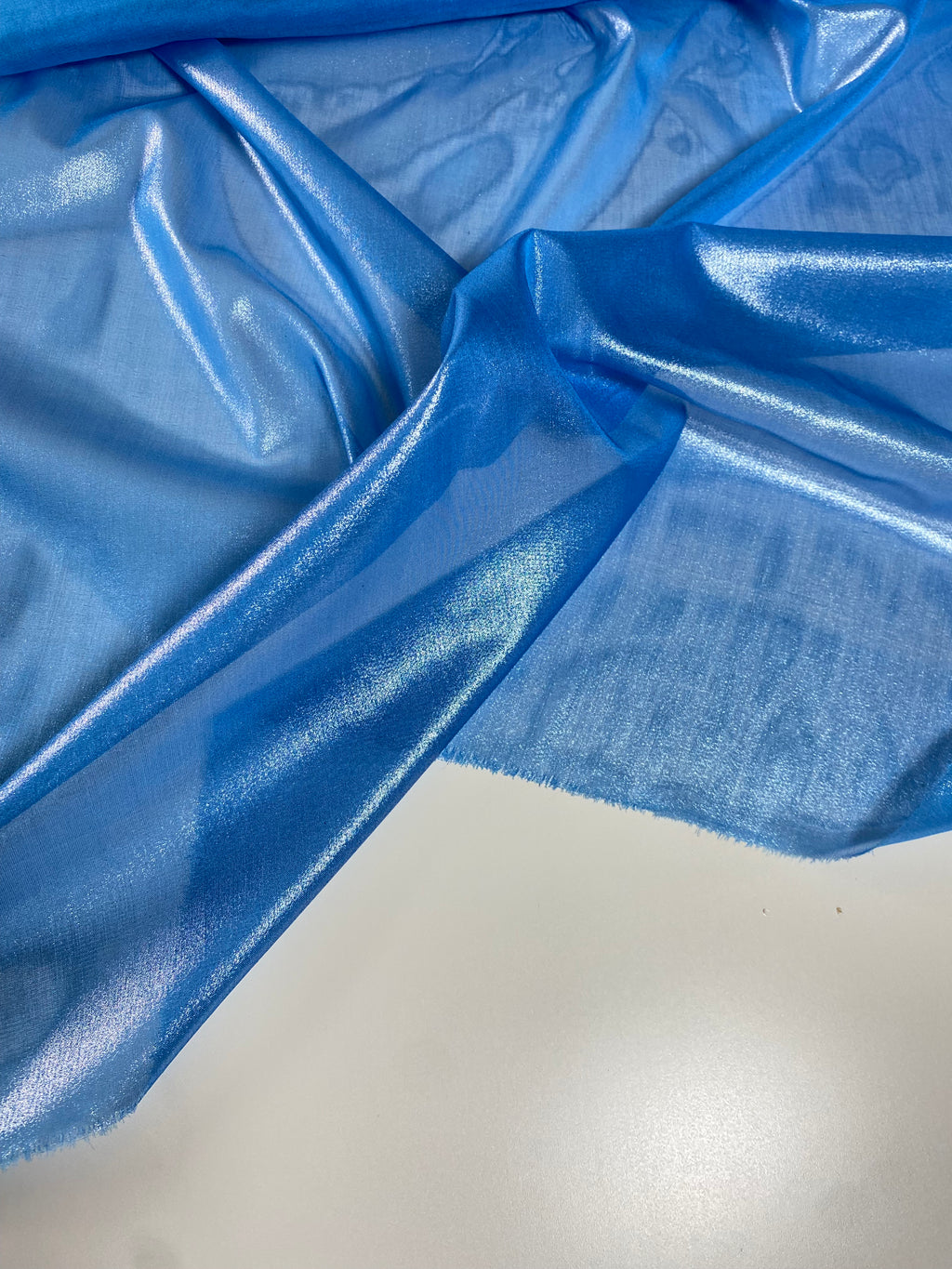 002S. Silk chiffon. 25g/m2.