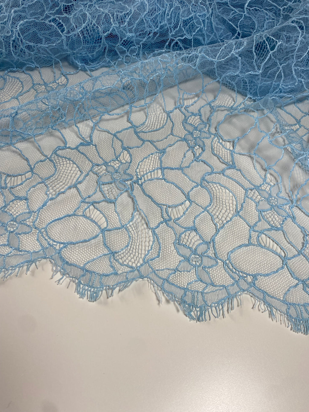 003LC. Couture lace. 75g/m2. 1.25m coupon