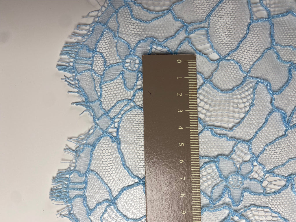 003LC. Couture lace. 75g/m2. 1.25m coupon