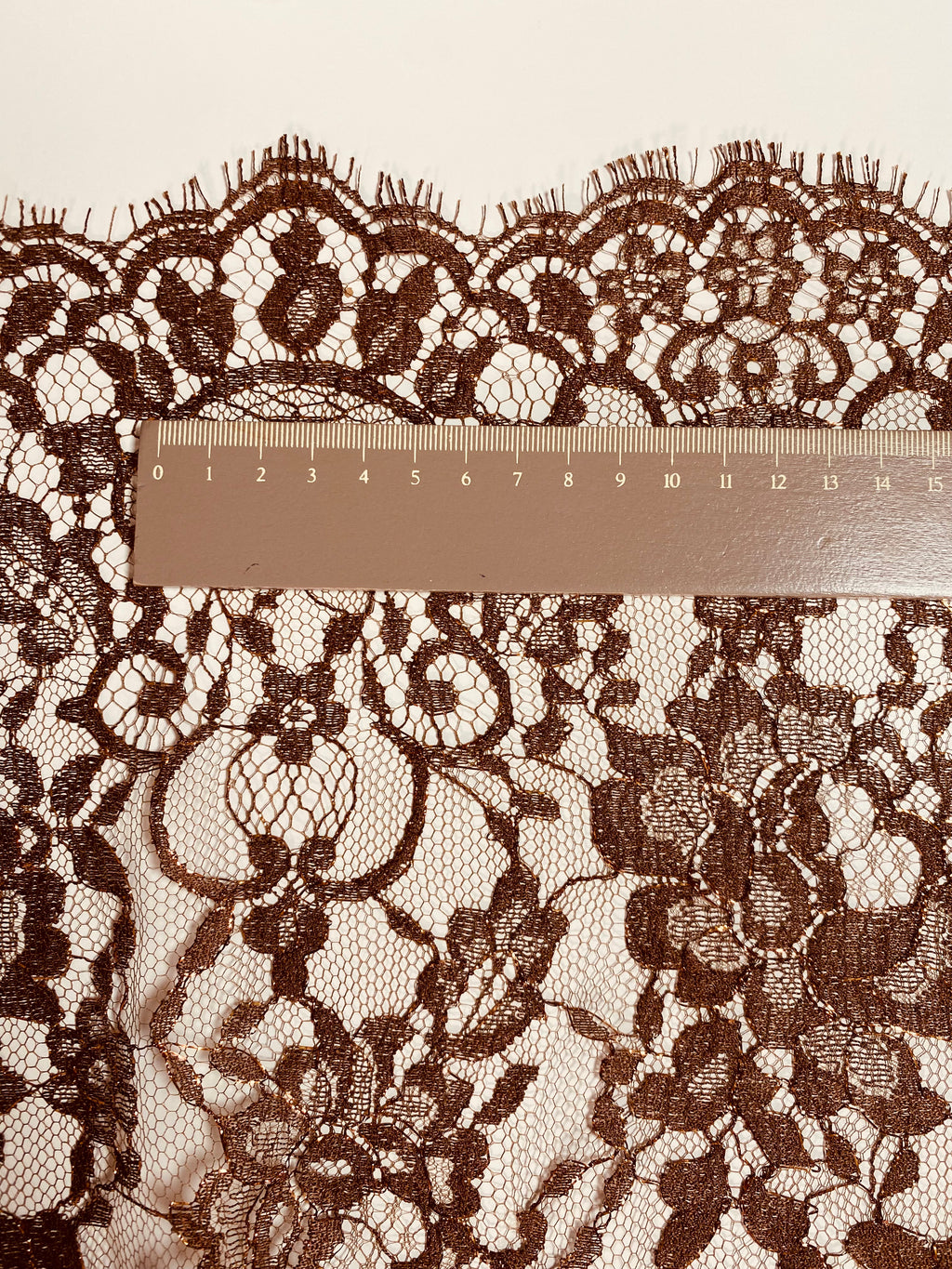005LC. Lace. 20g/m2.
