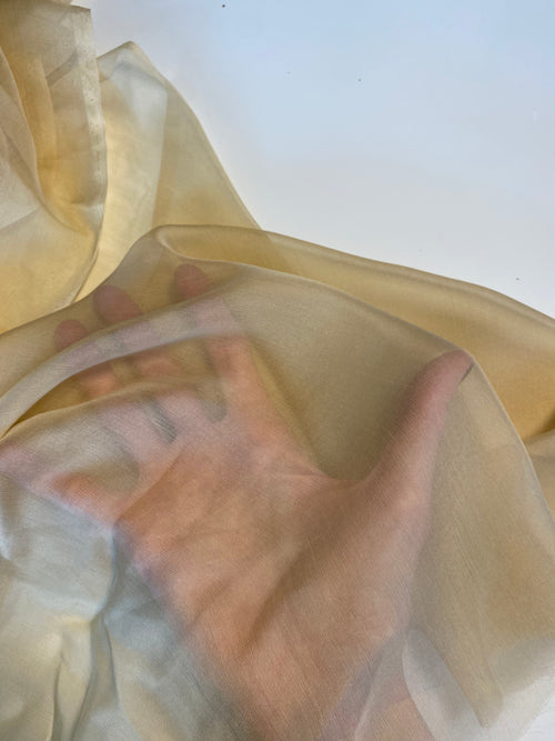 013S. Silk chiffon. 25g/m2. 2.7m coupon.
