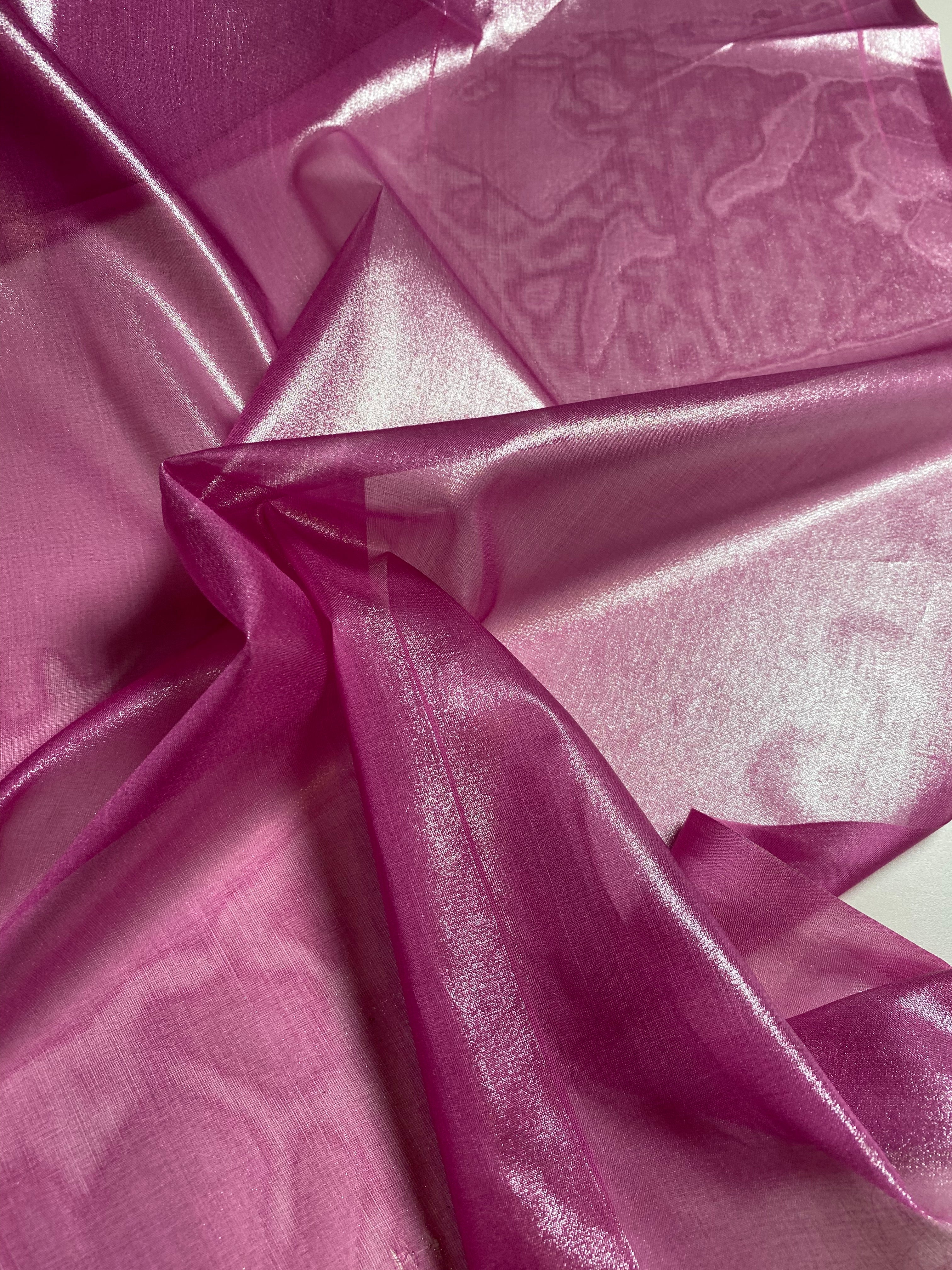 049S. Silk with metallic surface. 25g/m2.