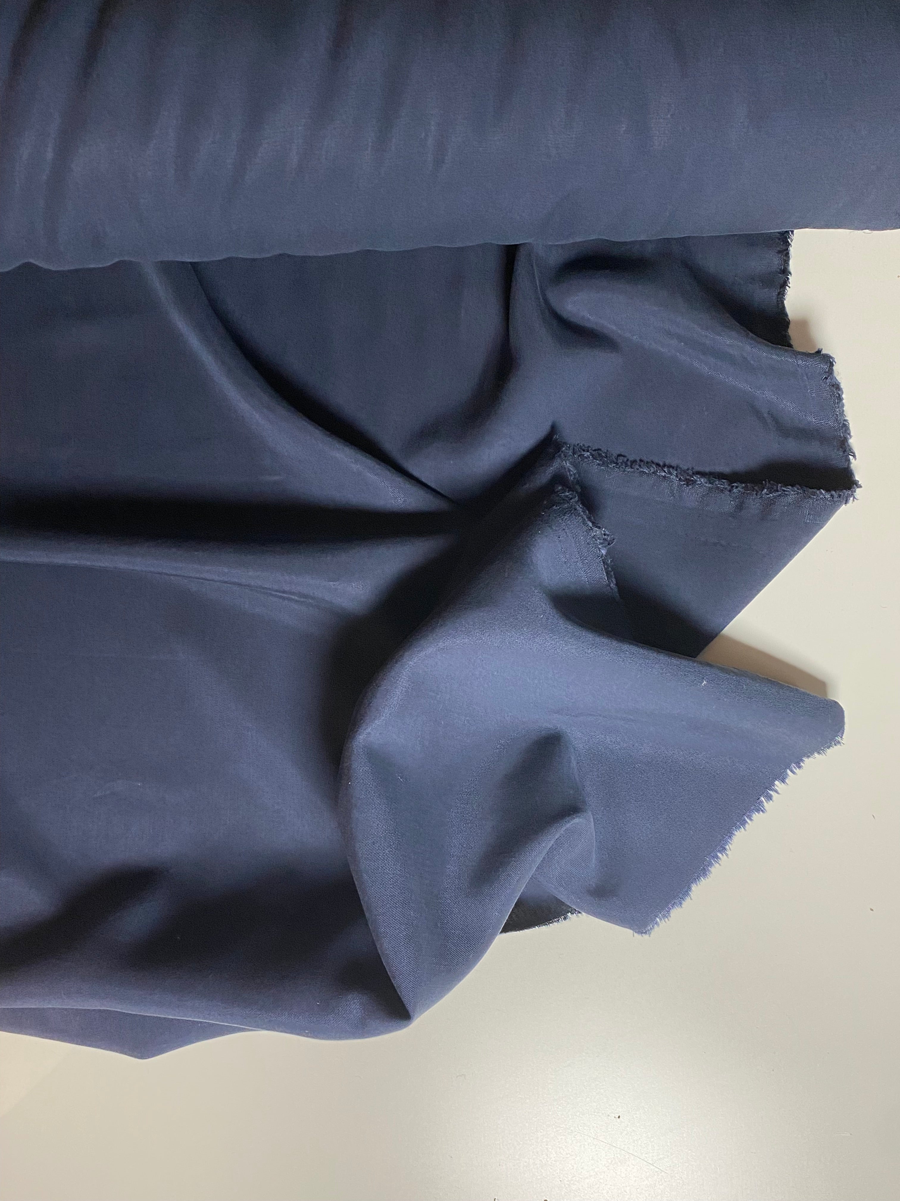 063V. Viscose twill. 80g/m2.