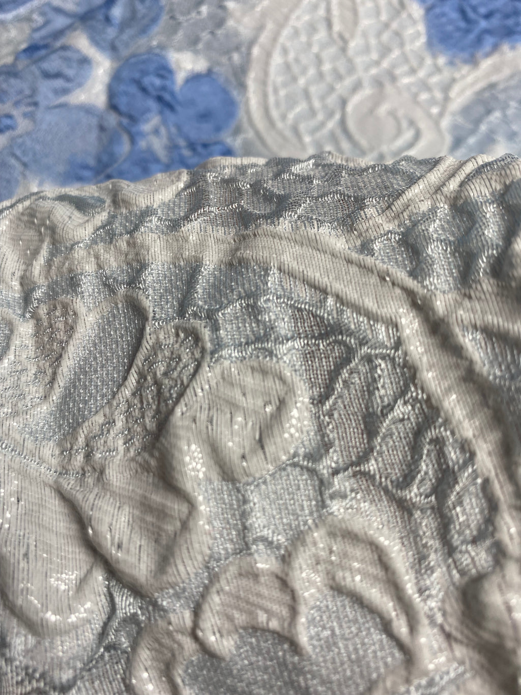 068HC. Jacquard cloqué. 110g/m2.