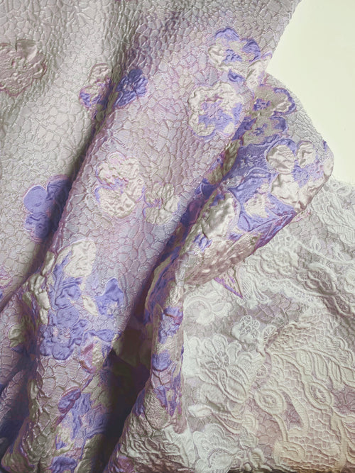 0681HC. Jacquard cloqué. 110g/m2.