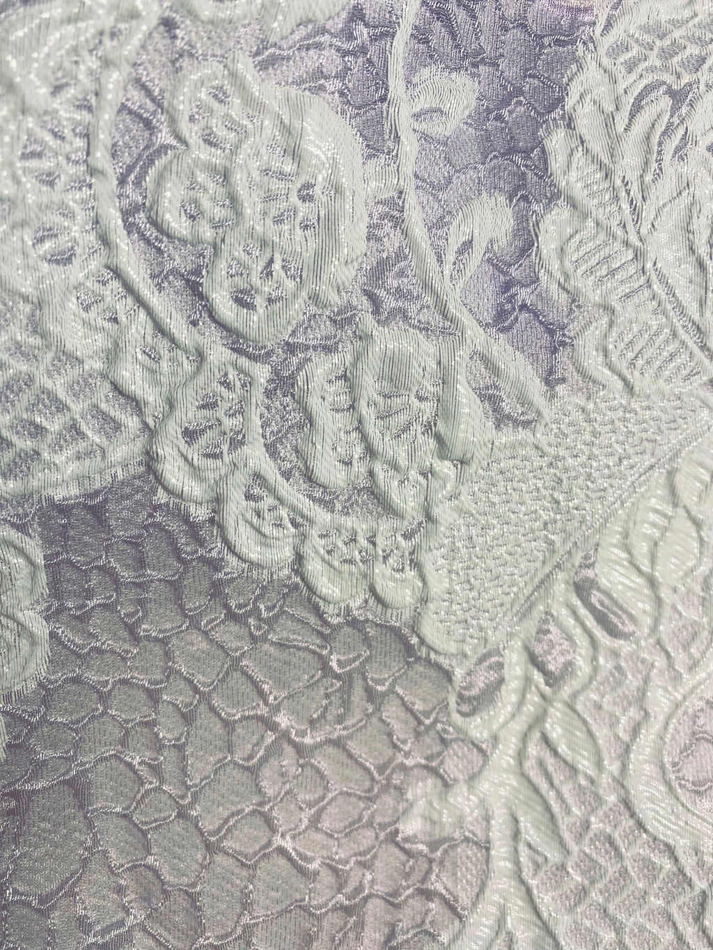 0681HC. Jacquard cloqué. 110g/m2.