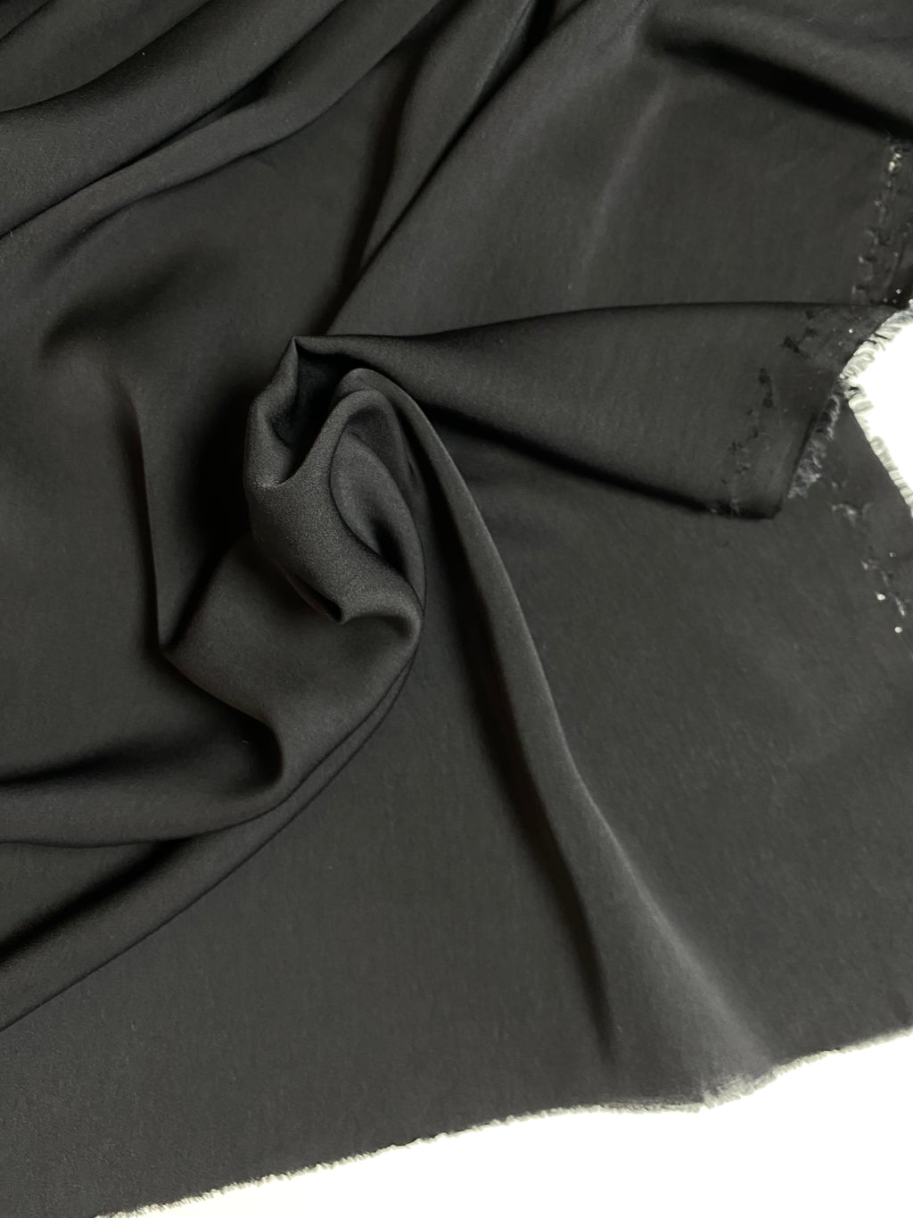 132S. Thin fluid silk. 60g/m2.