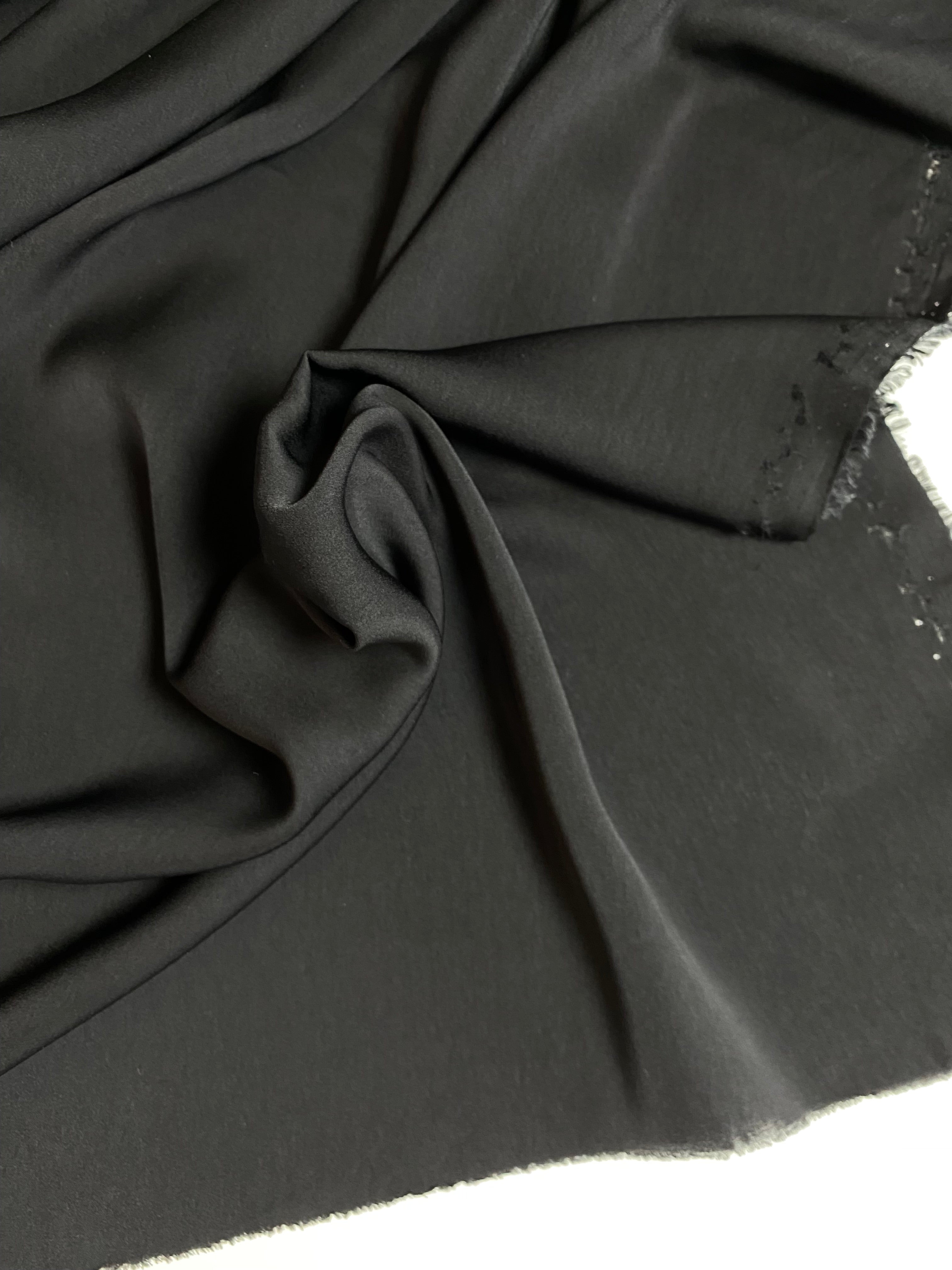 132S. Thin fluid silk. 60g/m2.