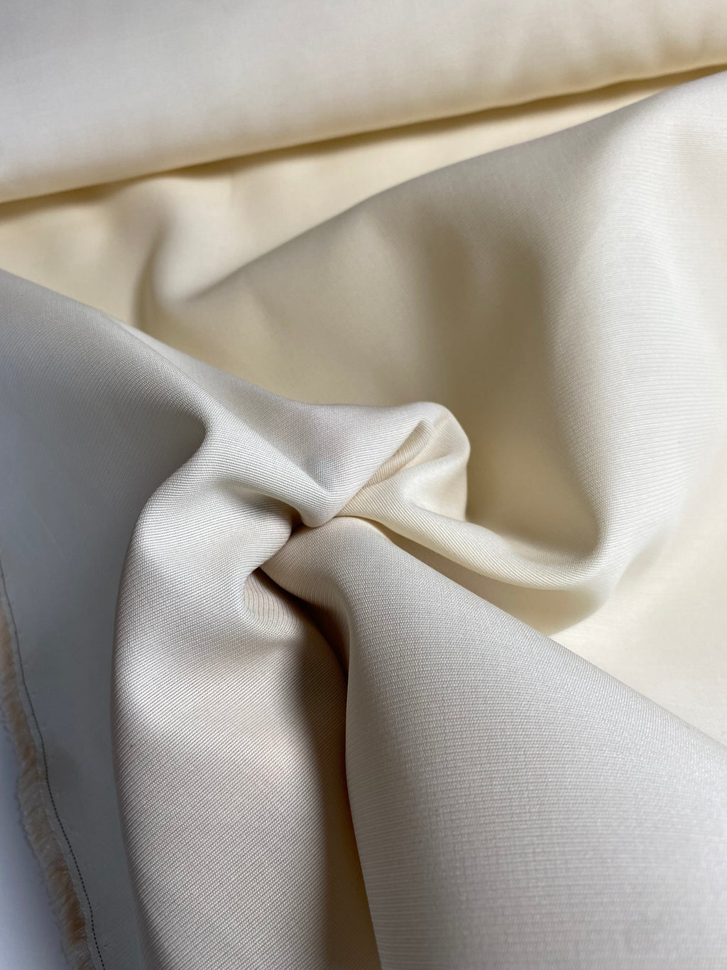 091CS. Silk-Cotton Ottoman. 170g/m2.