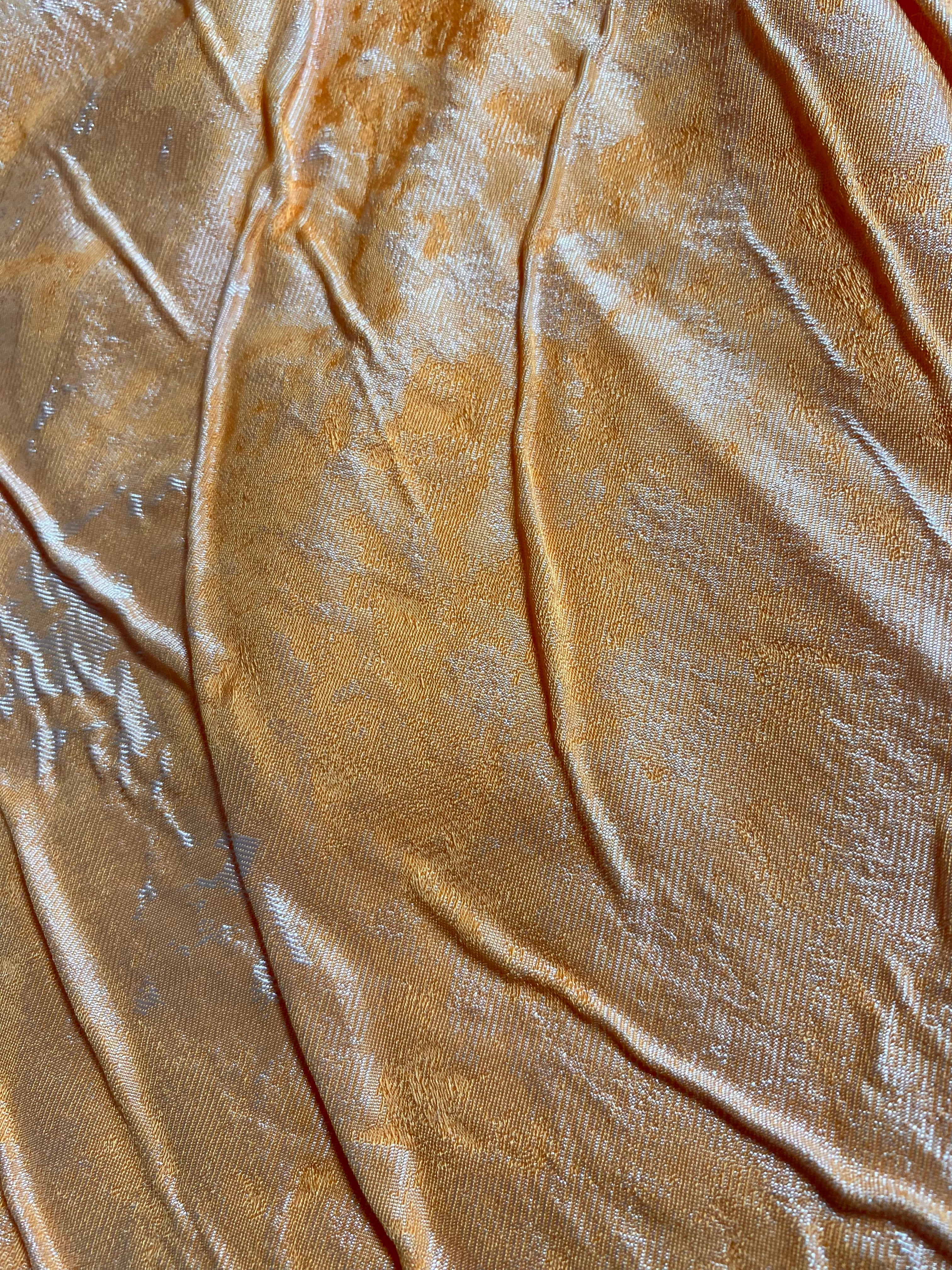 092MX. Silk blend brocade cloqué.