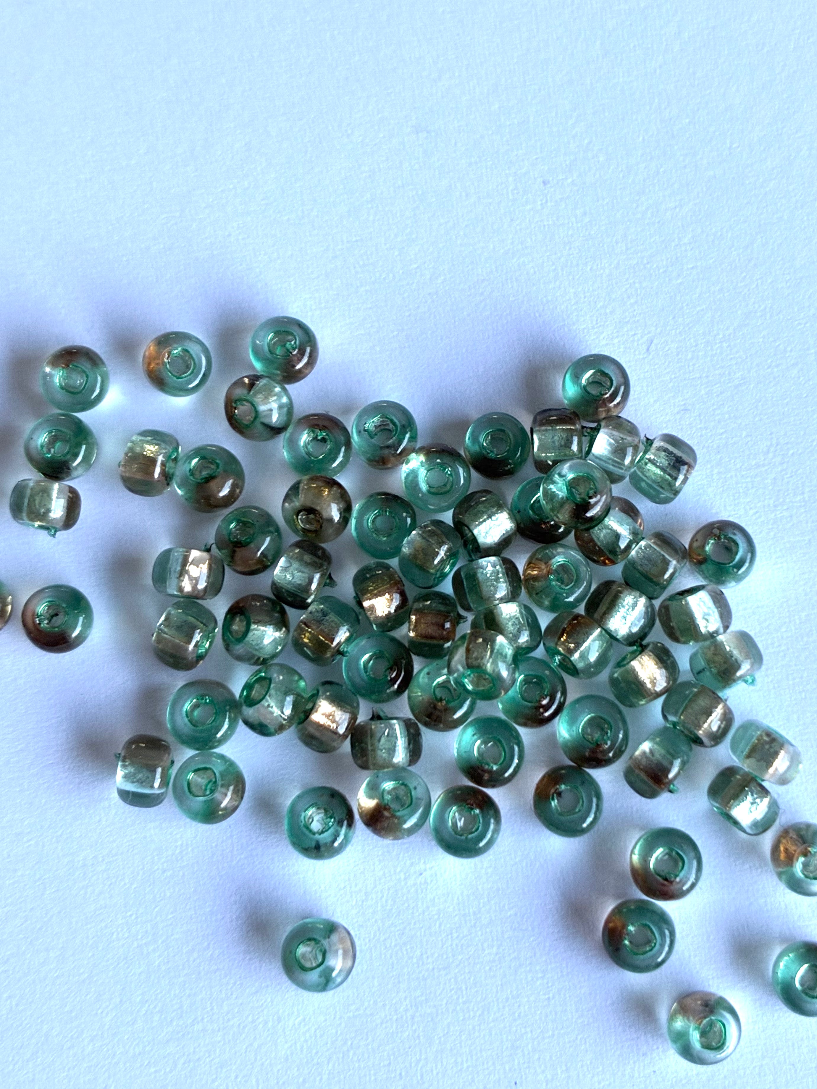 32821. Rococo glass beads 4 mm